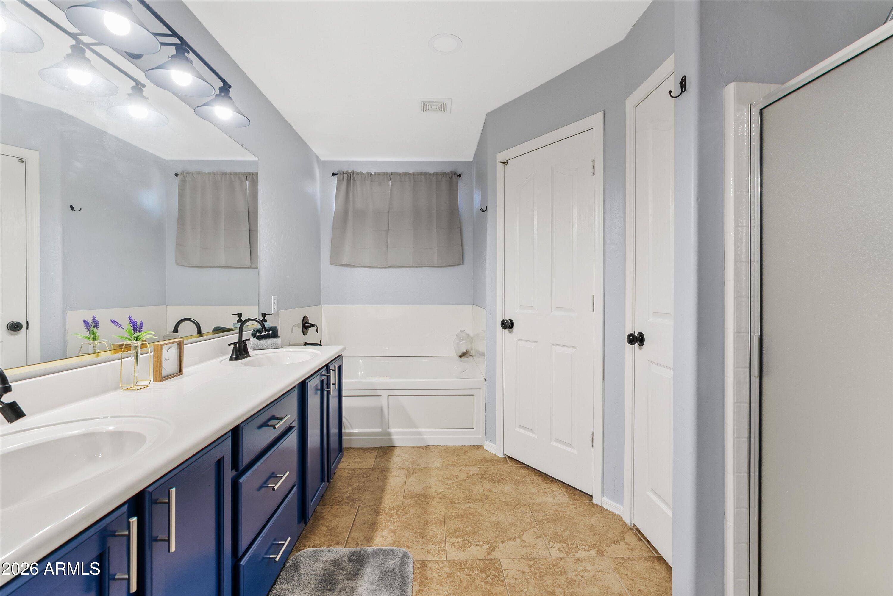 STRATFORD ESTATES - Residential