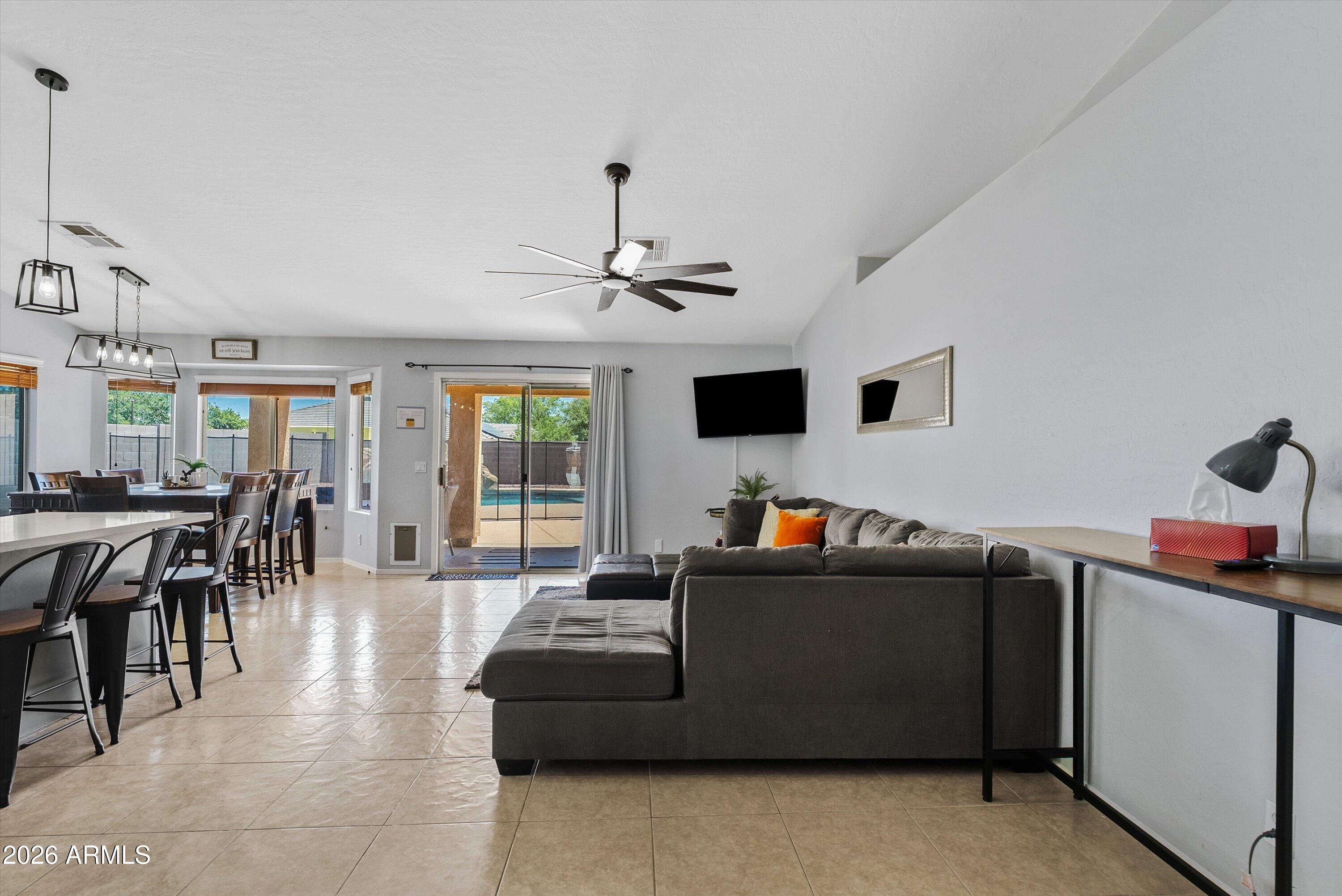 STRATFORD ESTATES - Residential