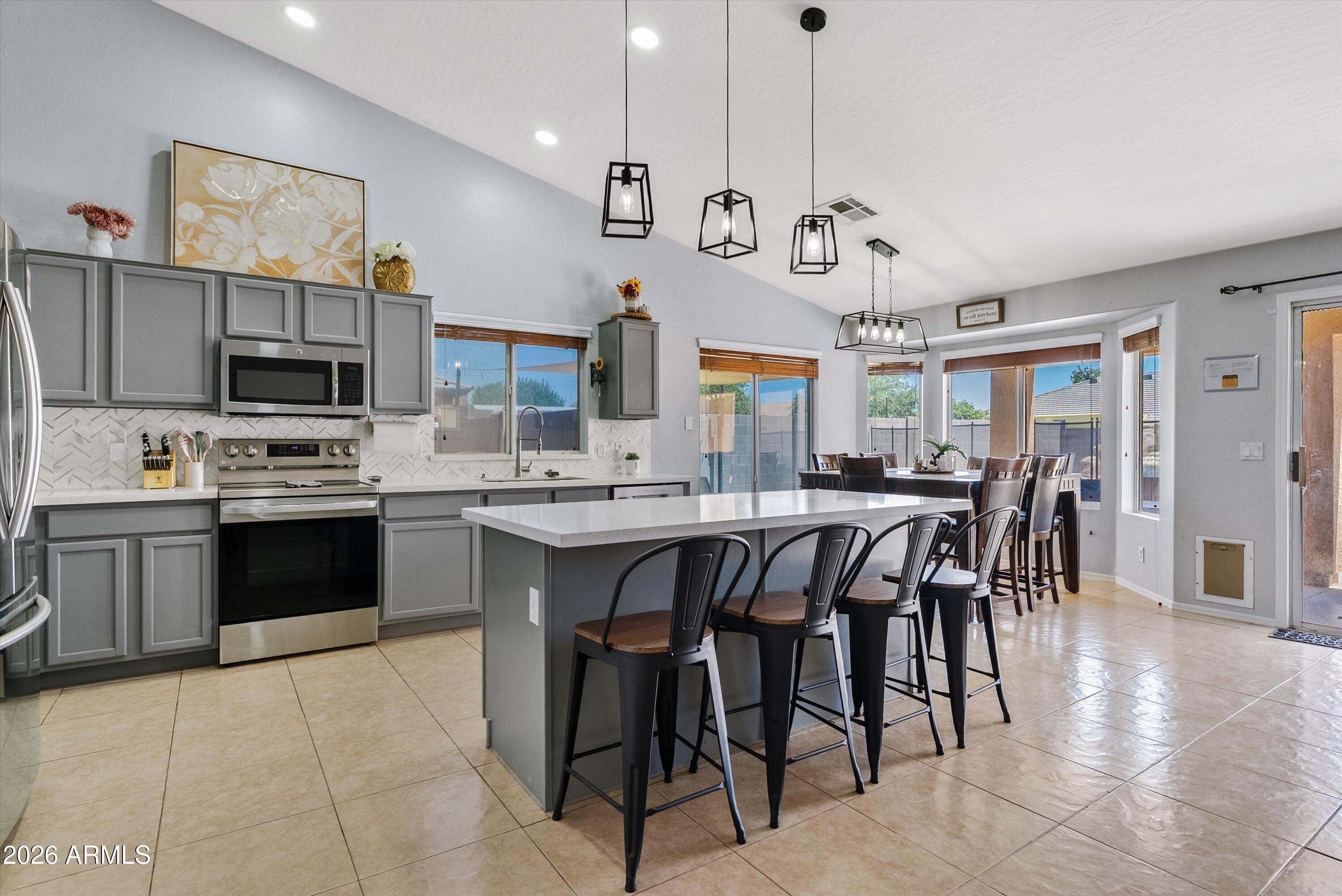 STRATFORD ESTATES - Residential
