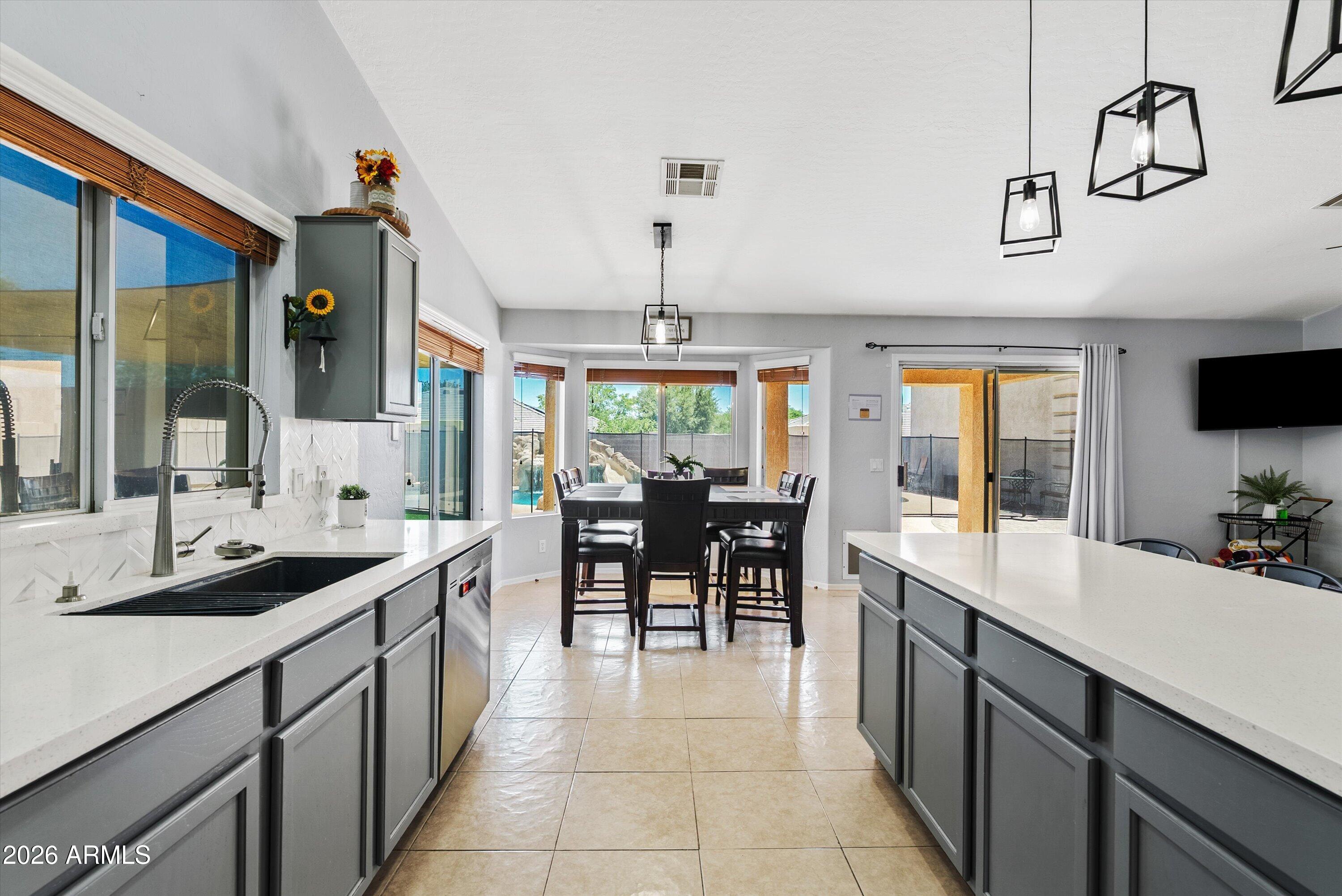 STRATFORD ESTATES - Residential