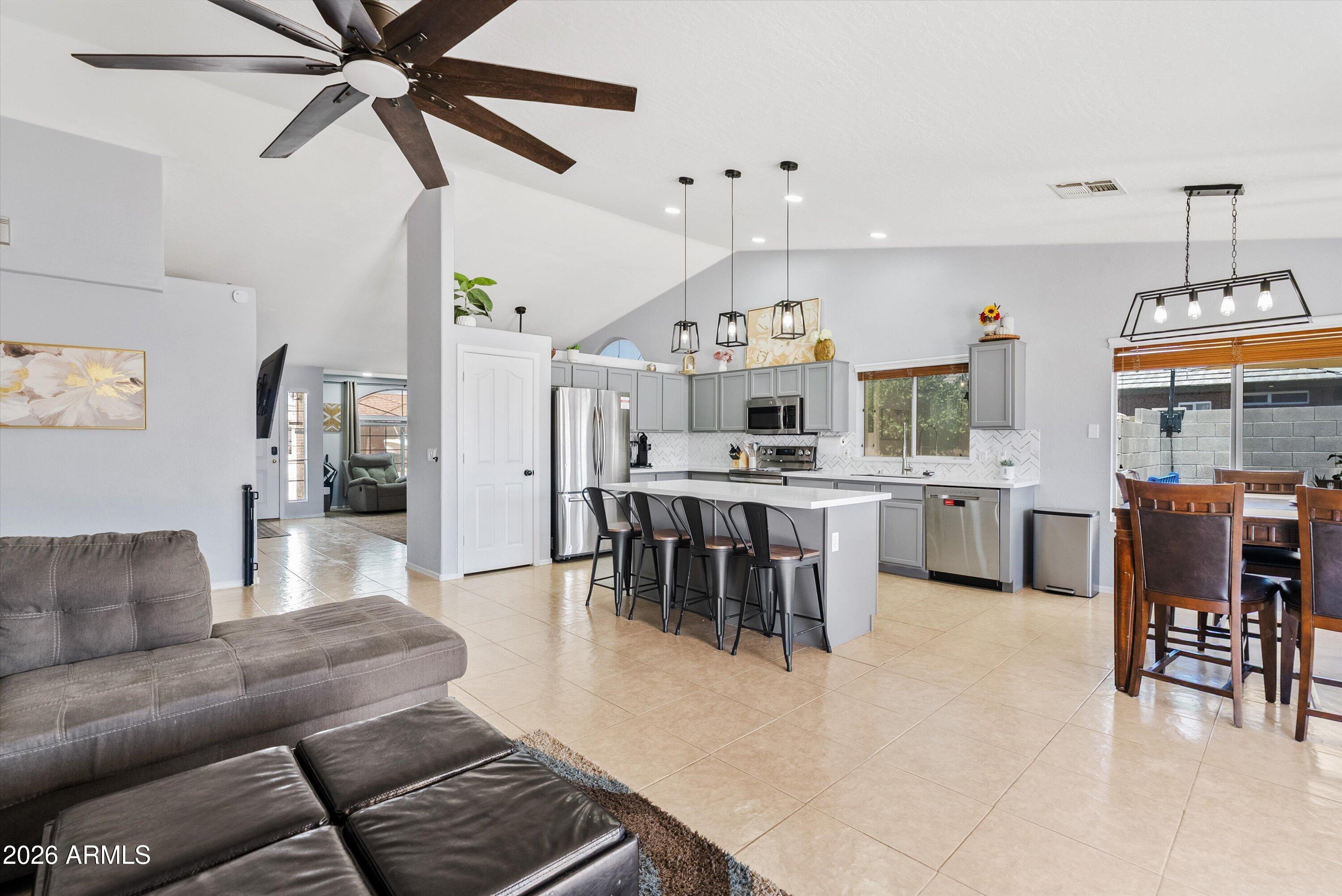 STRATFORD ESTATES - Residential