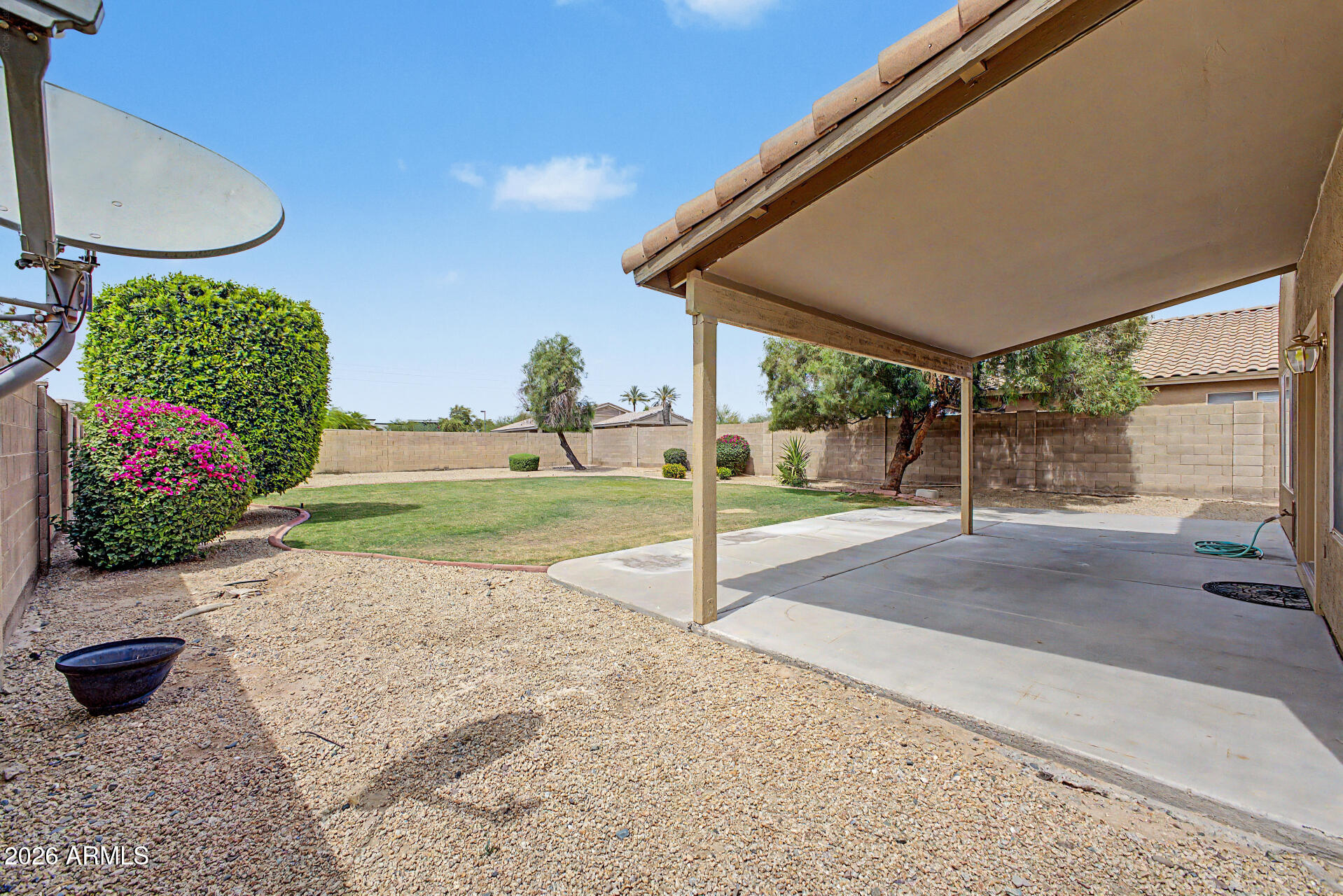 LAS BRISAS POINTE - Residential