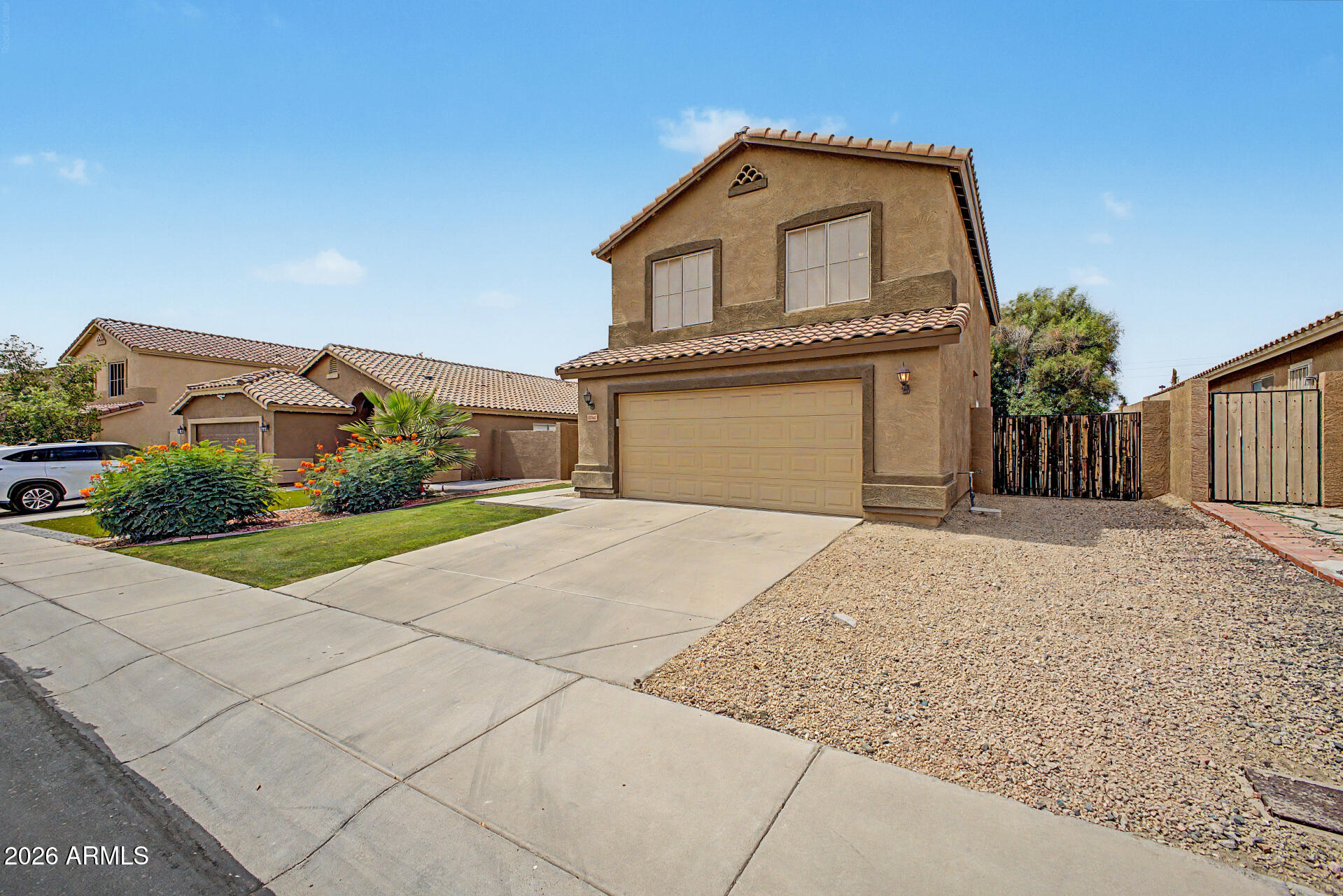 LAS BRISAS POINTE - Residential