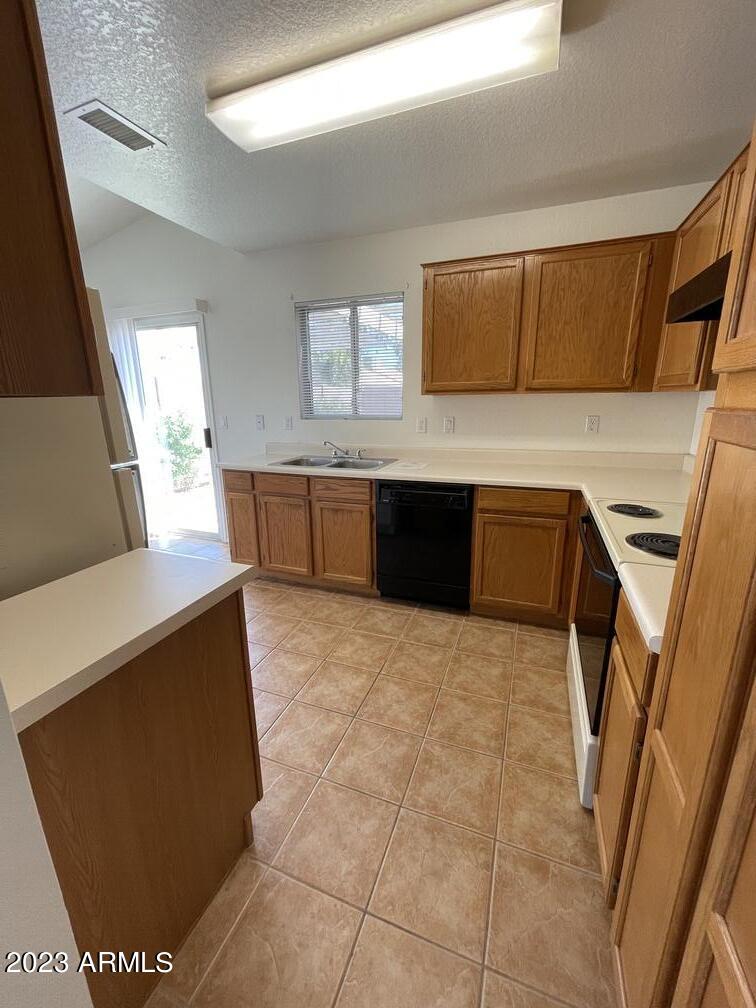 STONECREST - Residential Lease