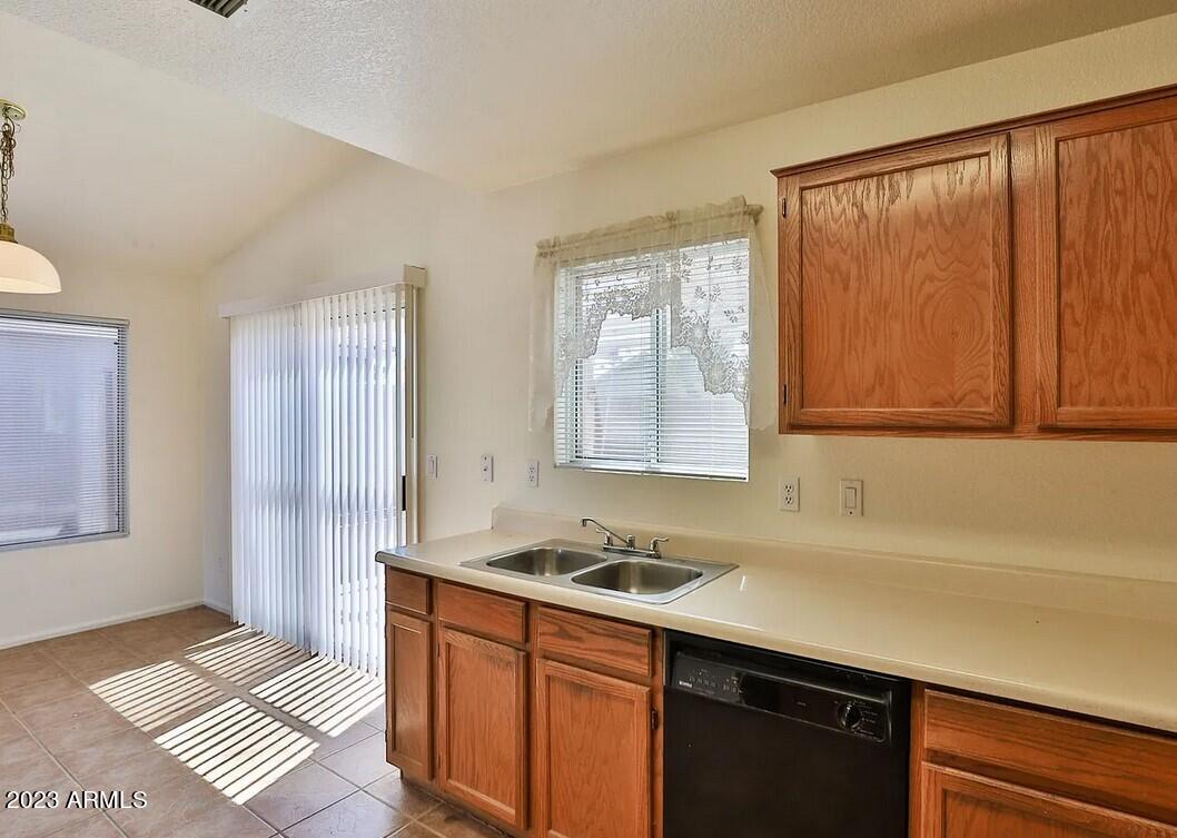 STONECREST - Residential Lease