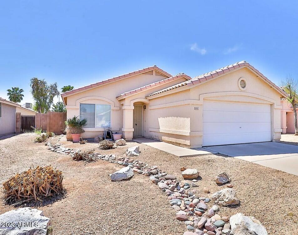 Beautiful 3 bedroom, 2 bath home in Stonecrest, ready to move in. This home features a 2 car garage, low maintenance landscaping, vaulted ceilings,an open concept kitchen, and large bedrooms.The master suite has a full bath with walk-in jacuzzi tub/shower, and spacious walk-in closet. The home also has an extended garage, beautiful, shady patioFantastic location near city park, with shopping and restaurants right around the corner. Washer, dryer, refrigerator. Tenant to verify all material facts.