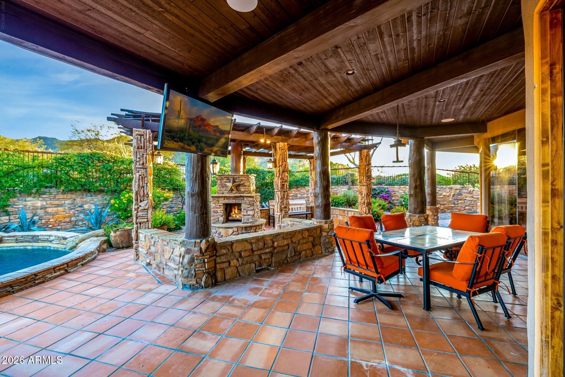 SONORAN CREST - Residential