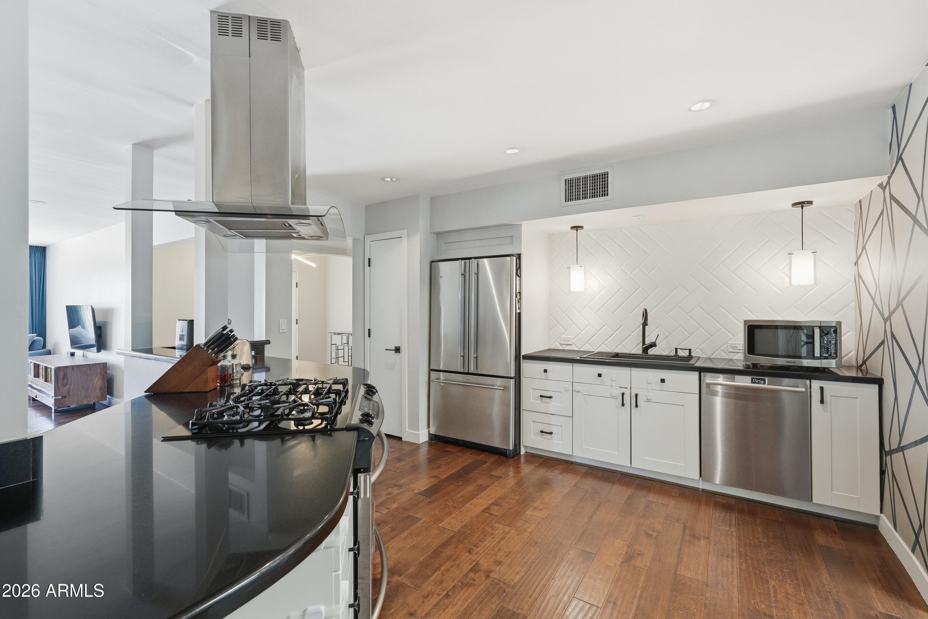 PALMS PARKWAY 1 - Residential
