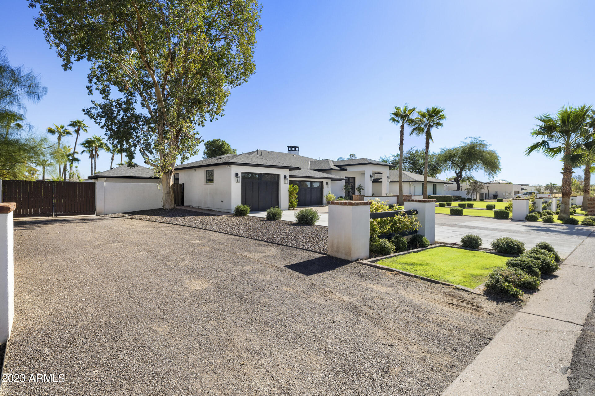 LAS SOMBRAS 2 - Residential