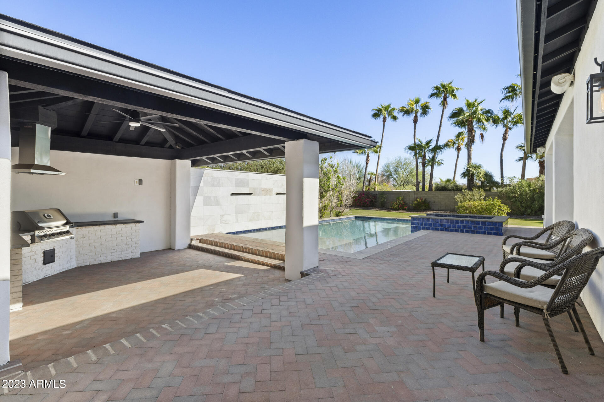 LAS SOMBRAS 2 - Residential