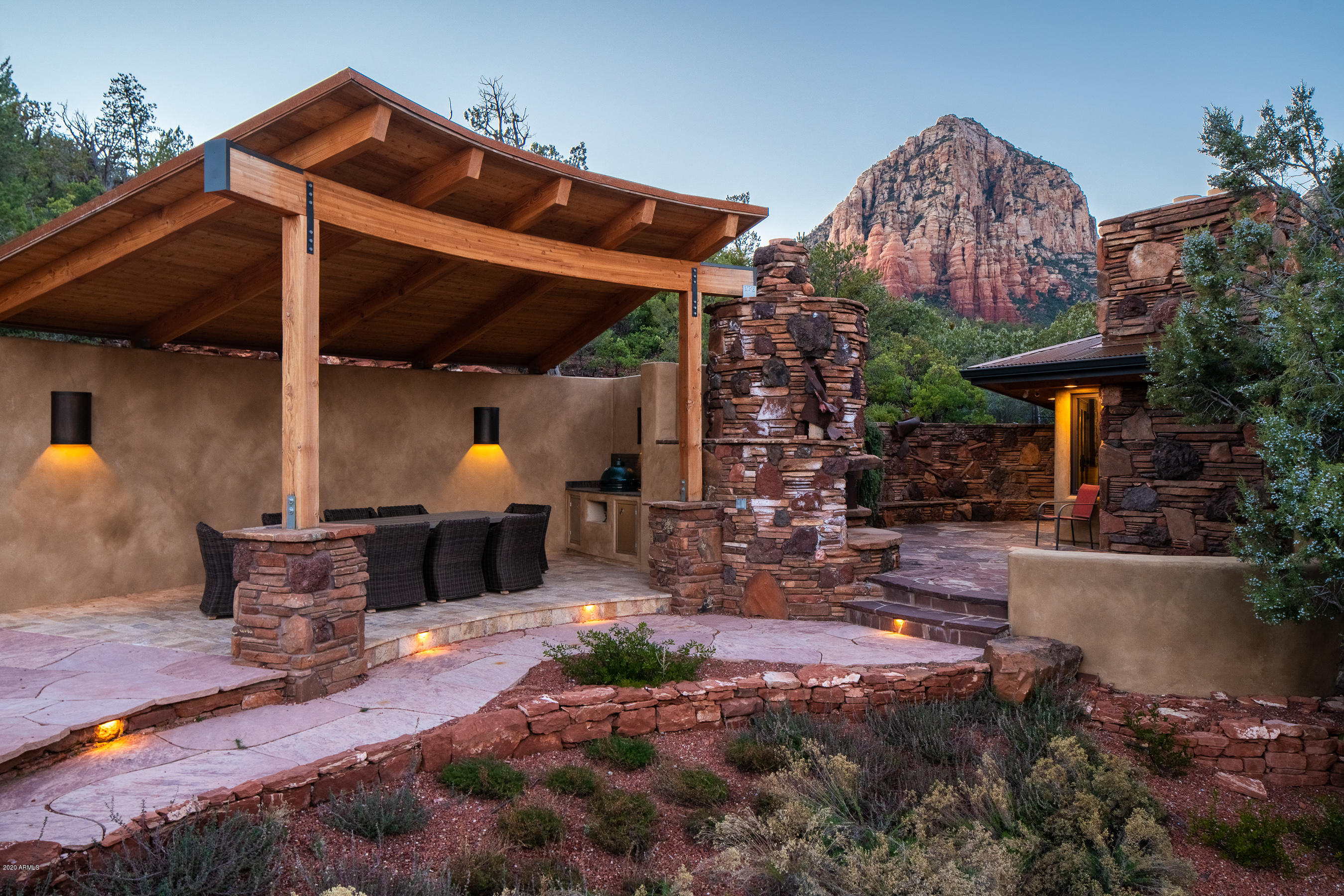 SHADOW ROCK - Residential
