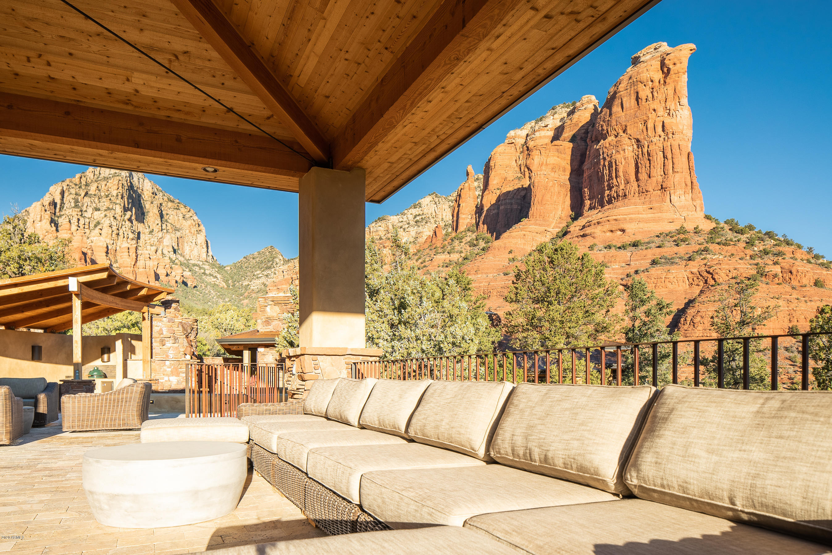 SHADOW ROCK - Residential