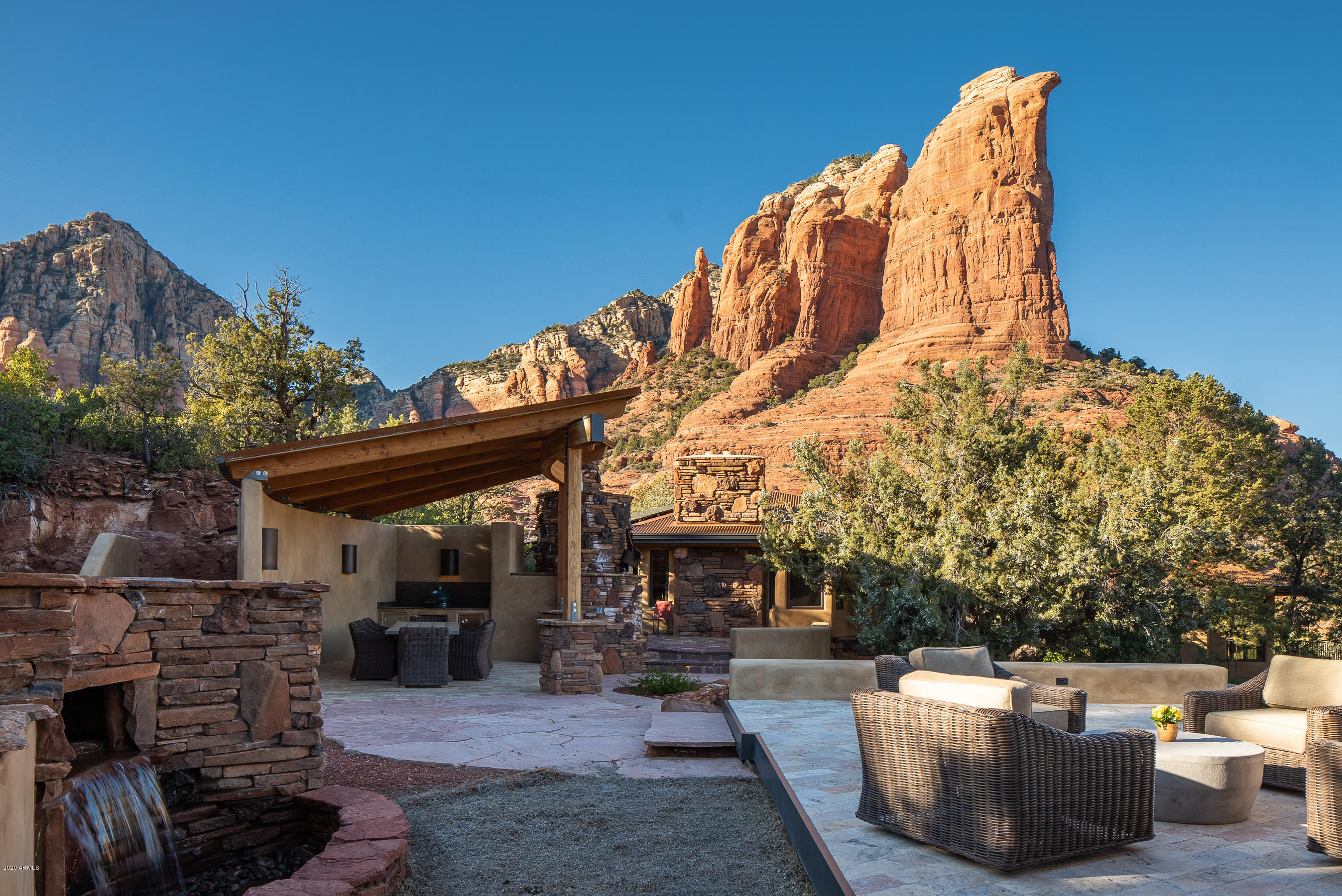 SHADOW ROCK - Residential