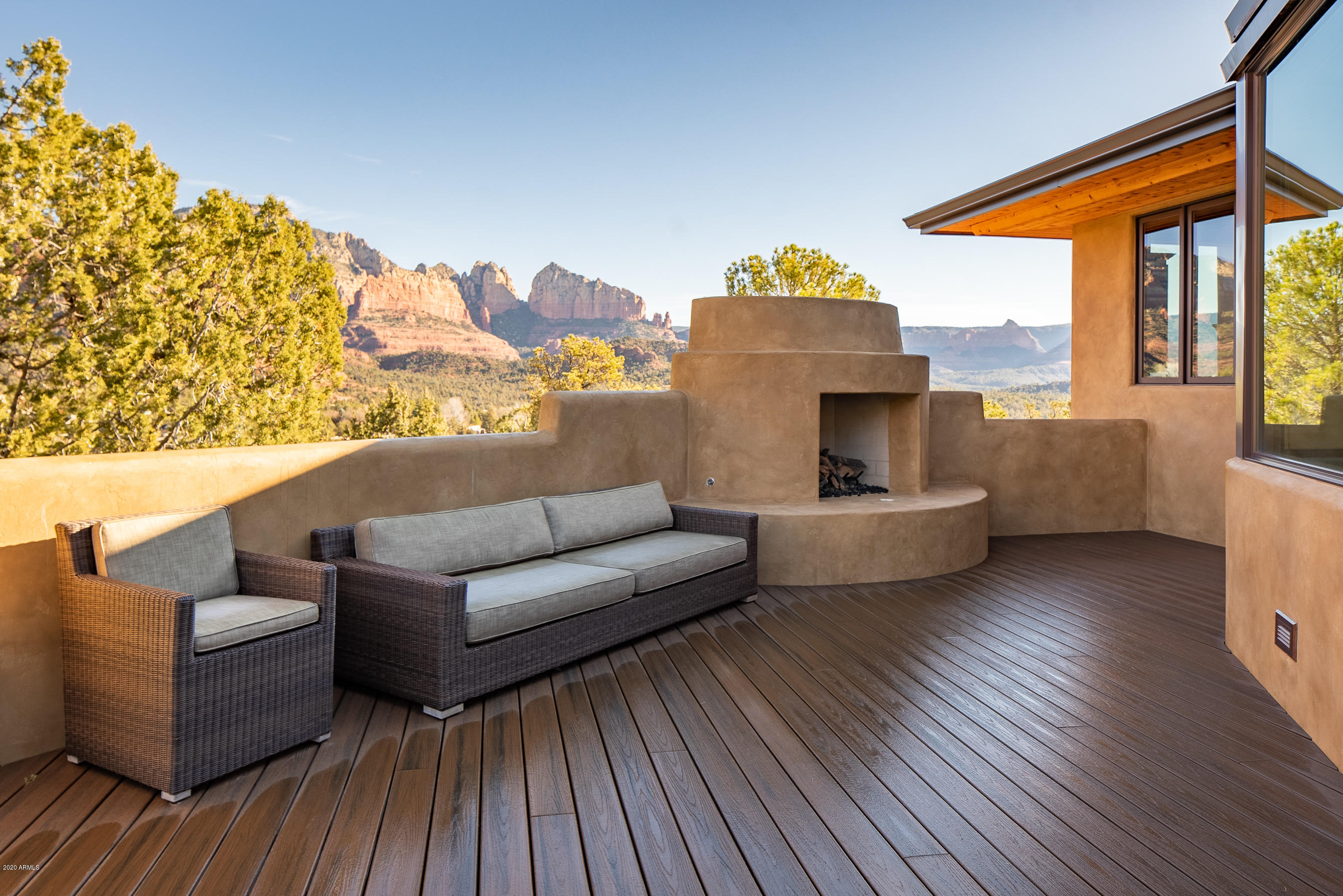 SHADOW ROCK - Residential