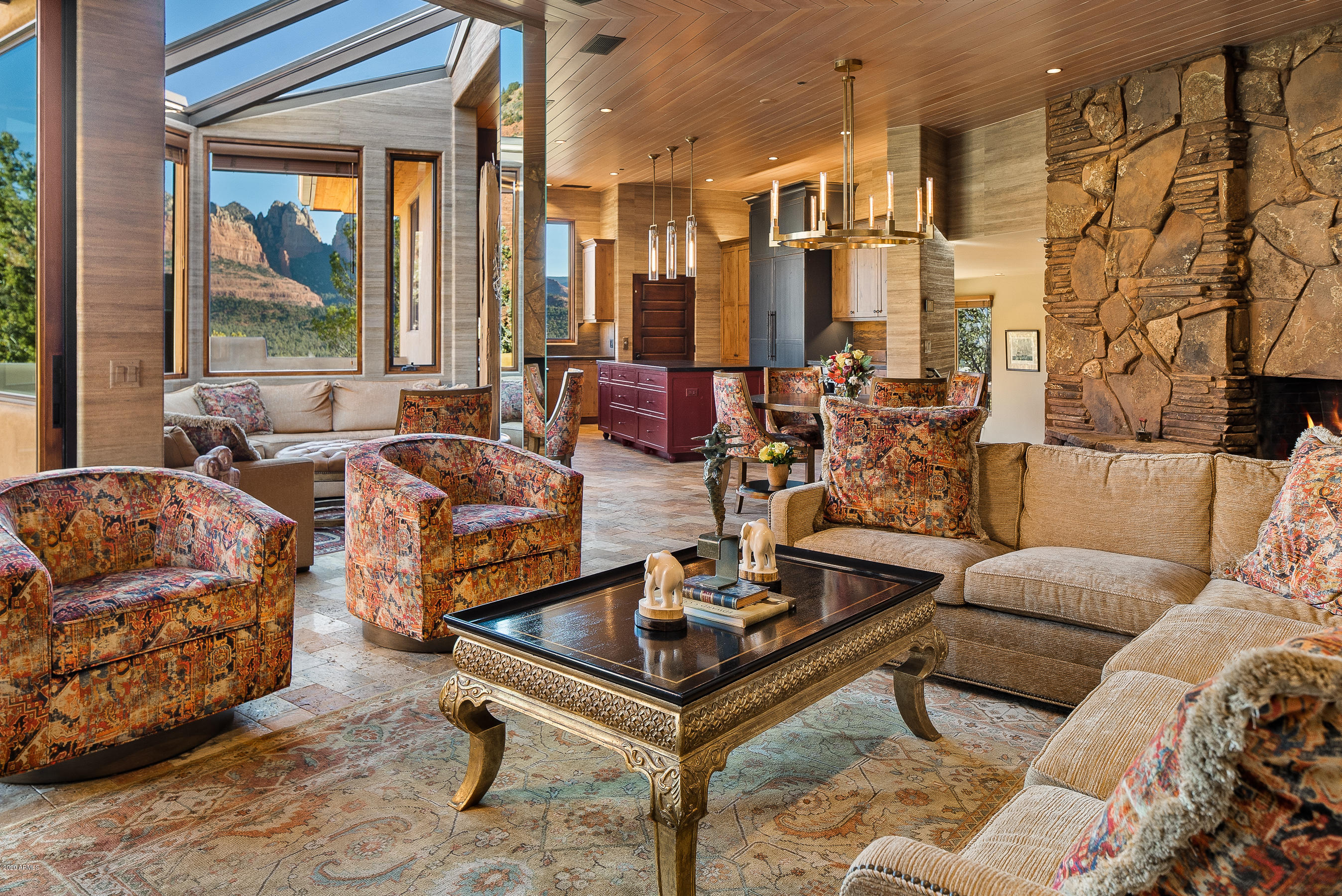 SHADOW ROCK - Residential