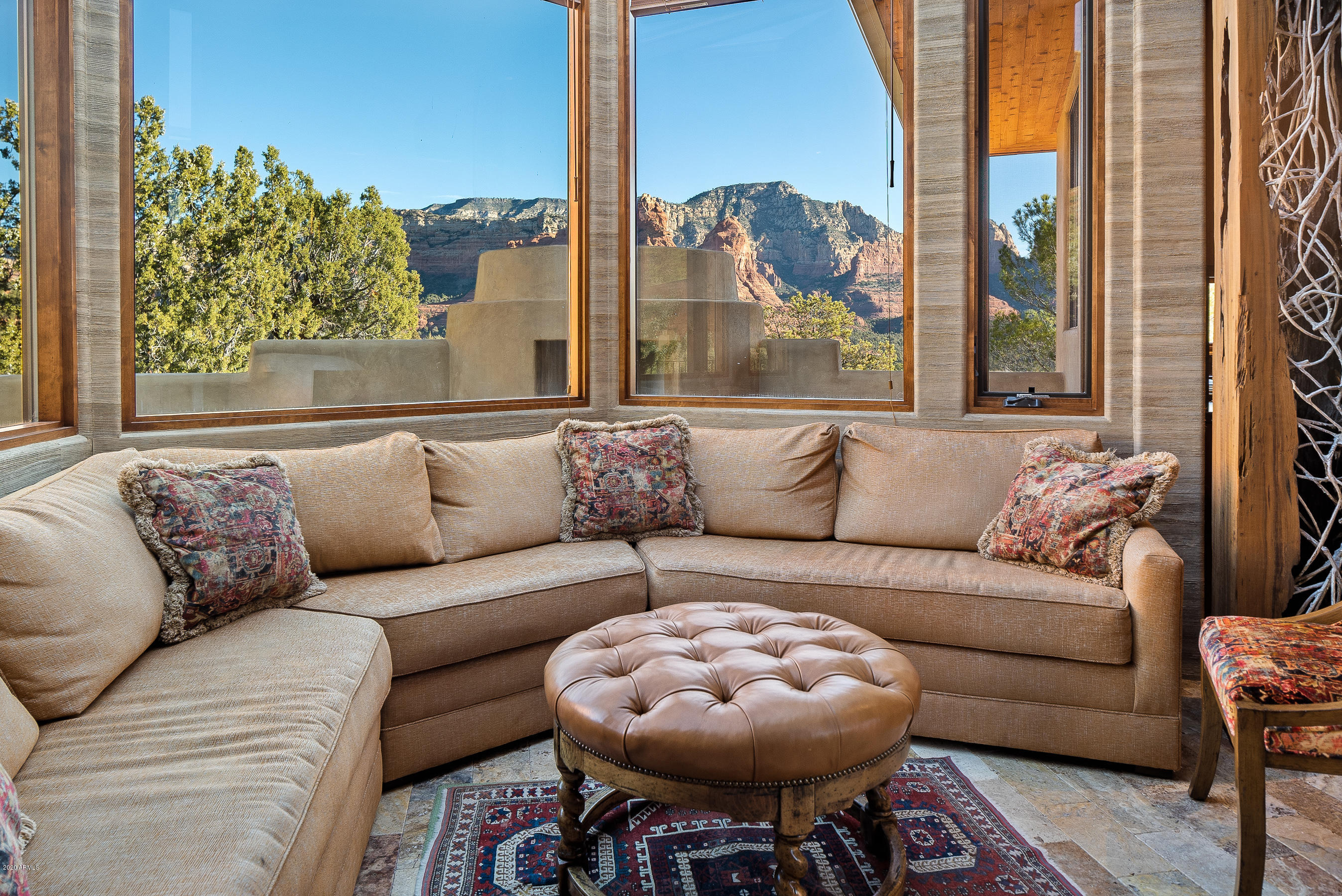 SHADOW ROCK - Residential