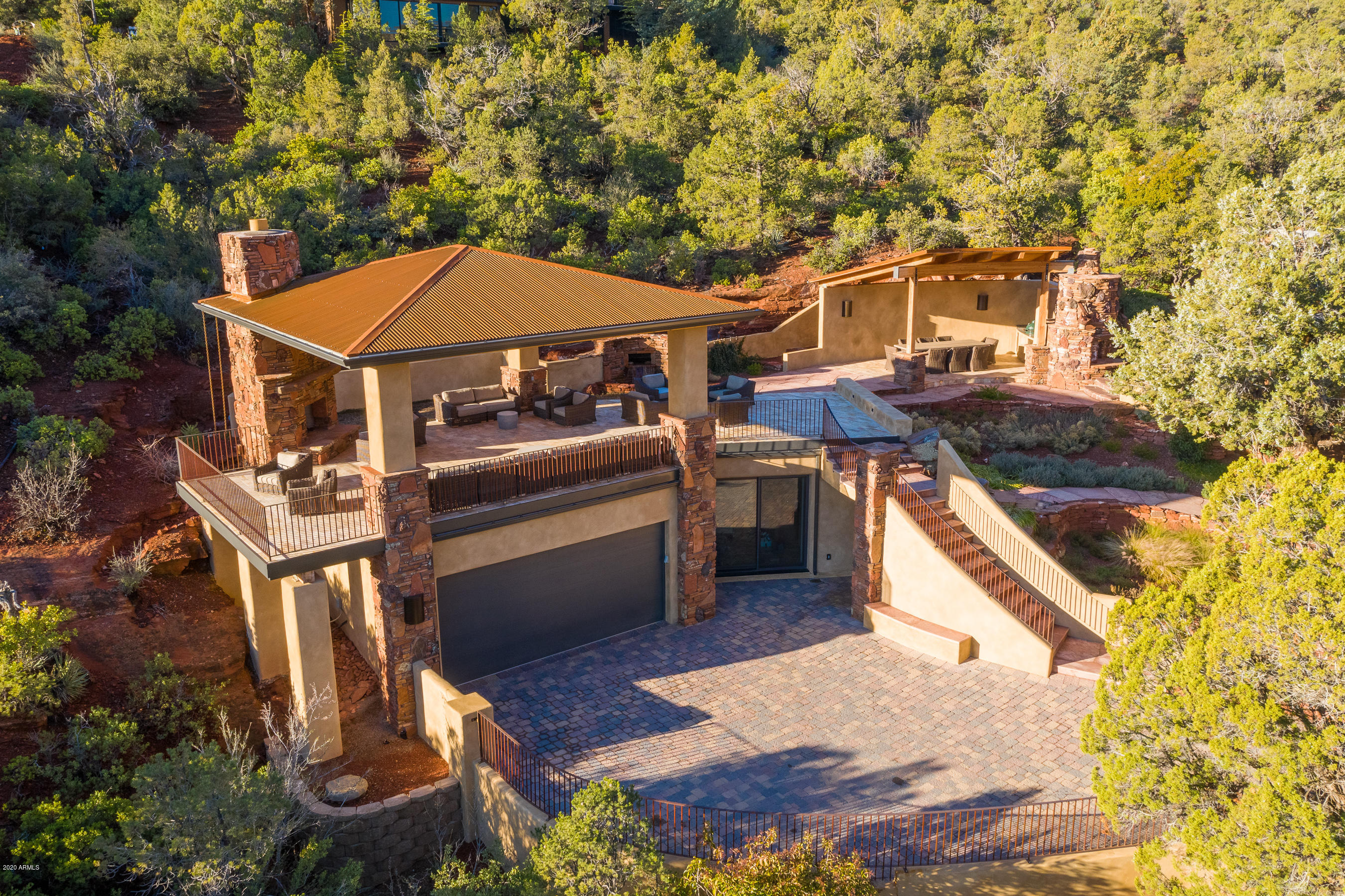 SHADOW ROCK - Residential