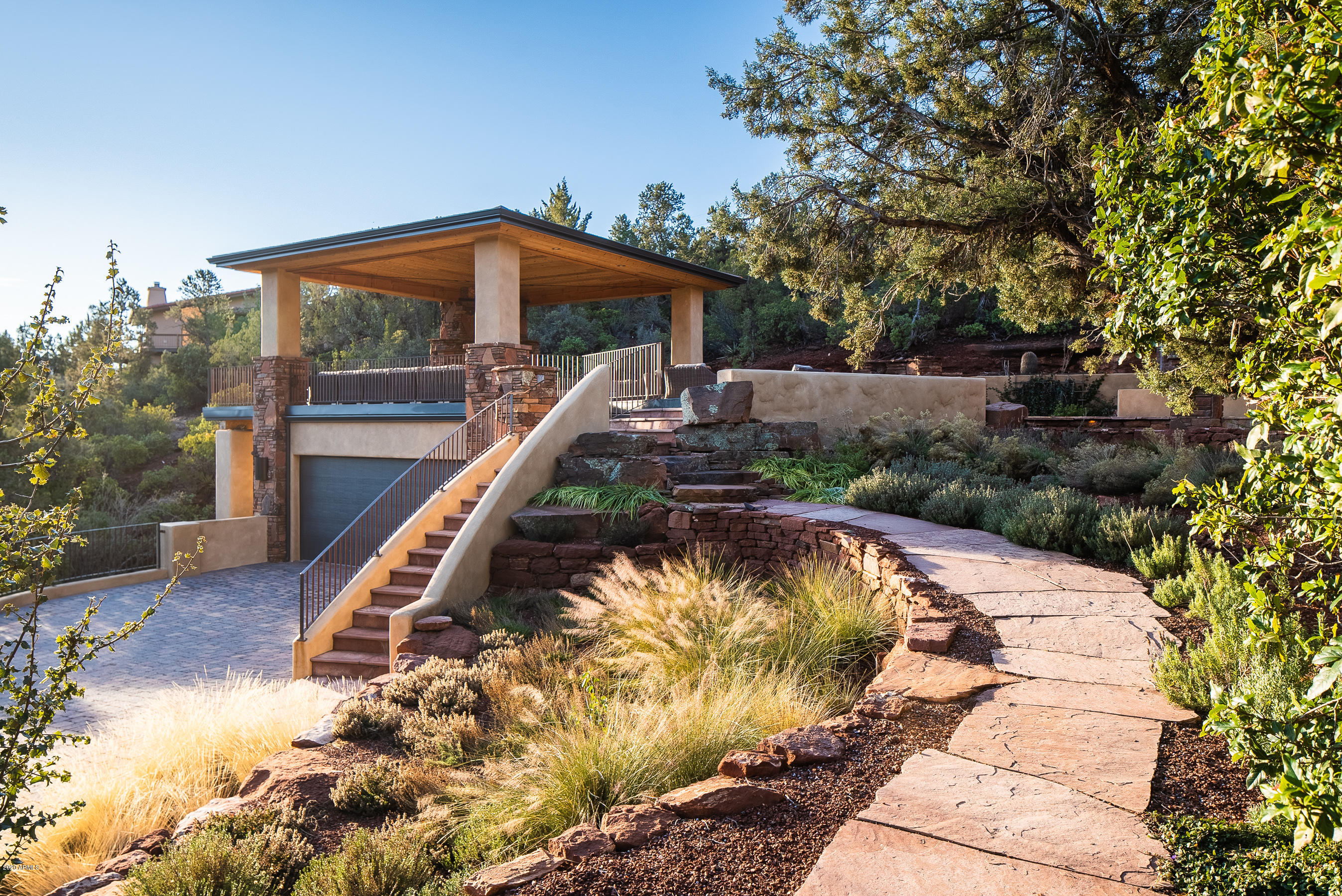 SHADOW ROCK - Residential