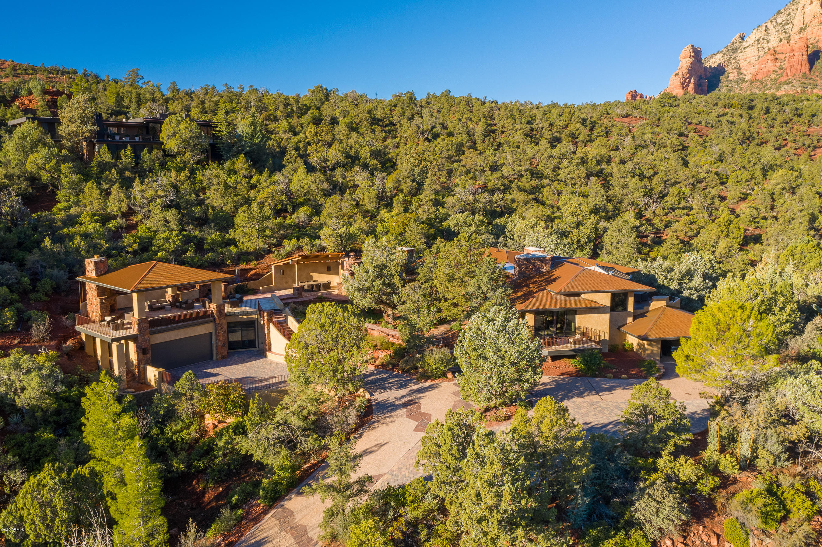 SHADOW ROCK - Residential