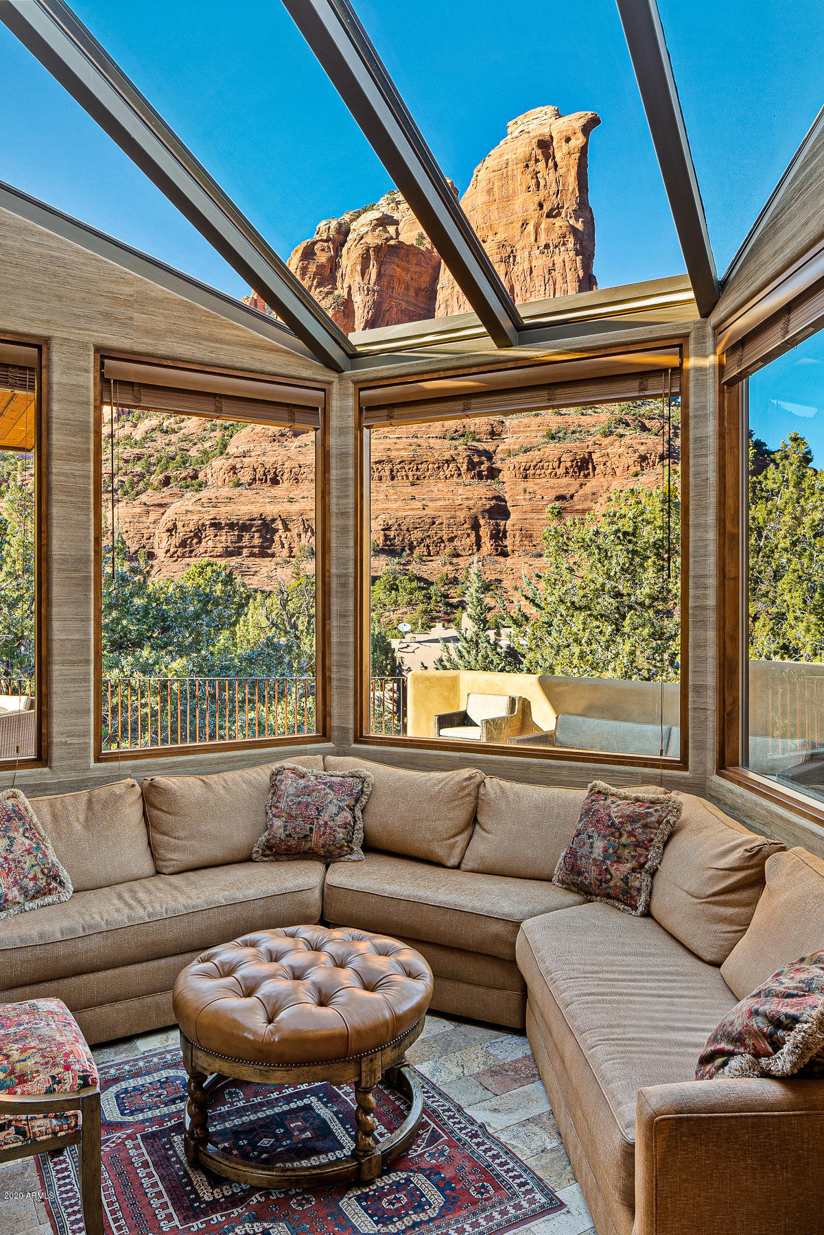 SHADOW ROCK - Residential