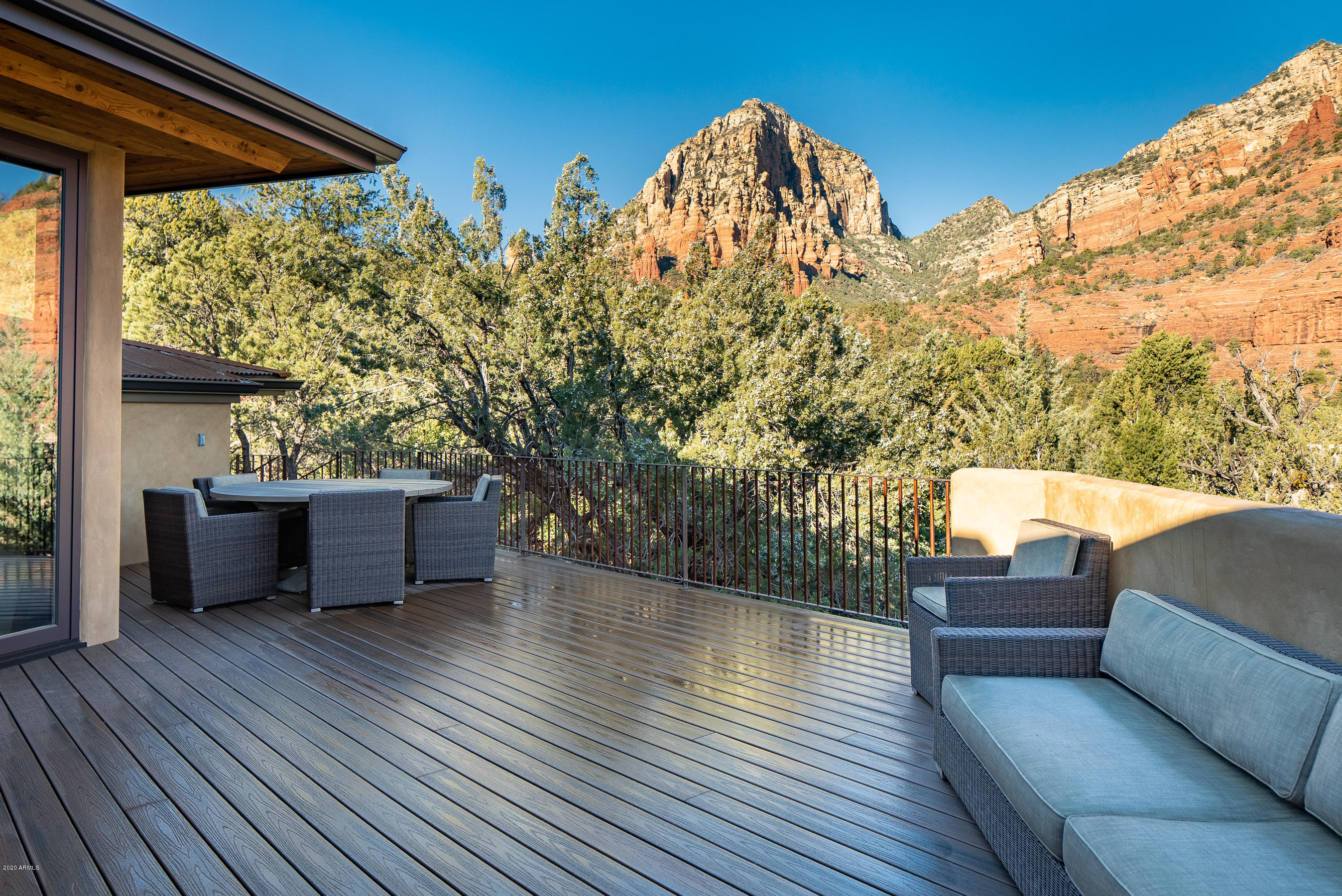 SHADOW ROCK - Residential