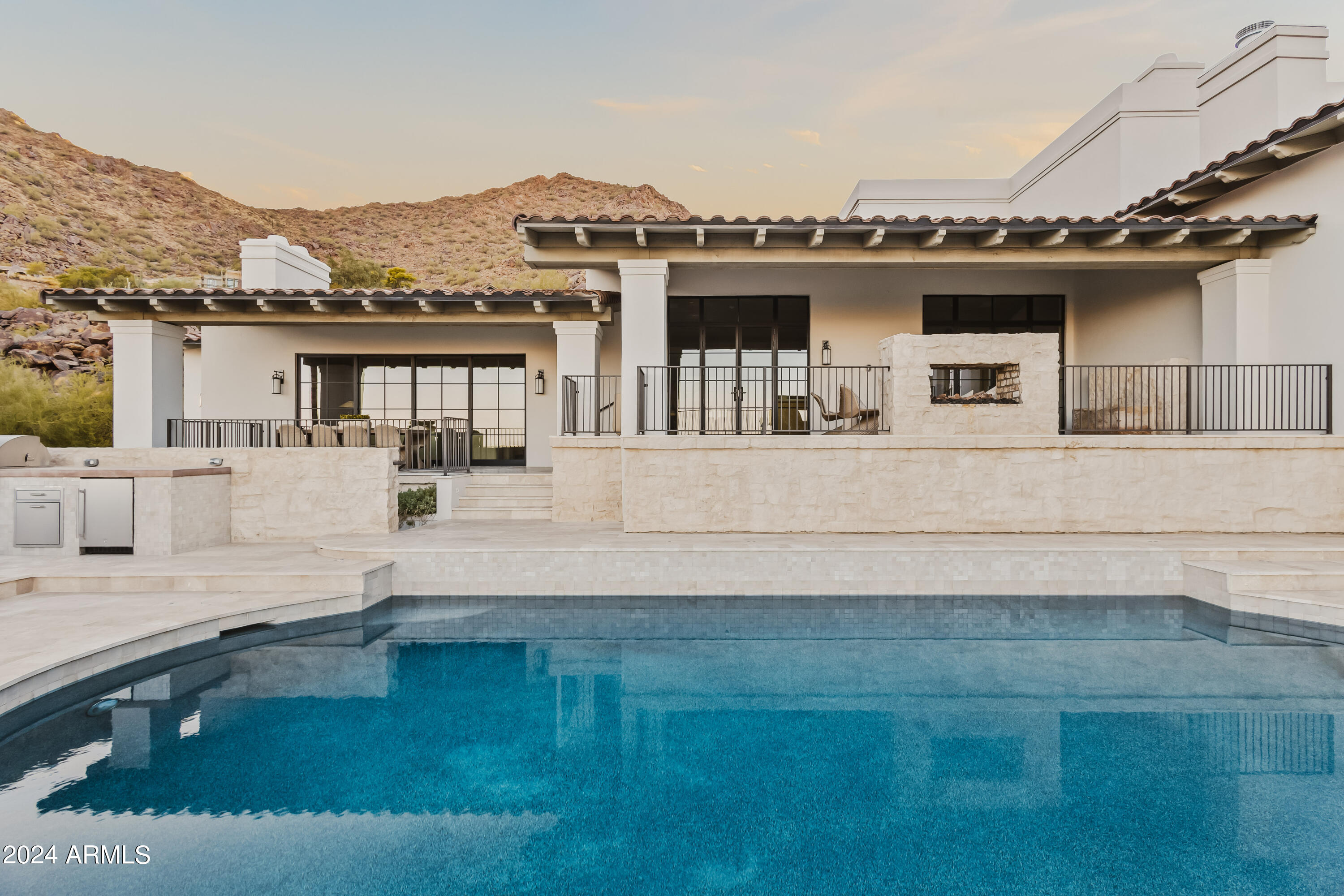 ROLLING HILLS HEIGHTS - Residential