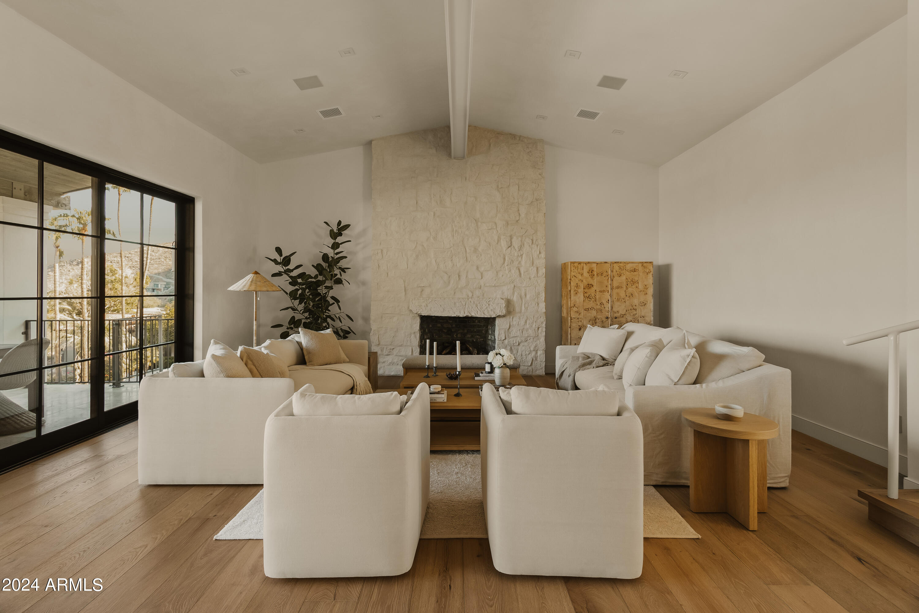 ROLLING HILLS HEIGHTS - Residential