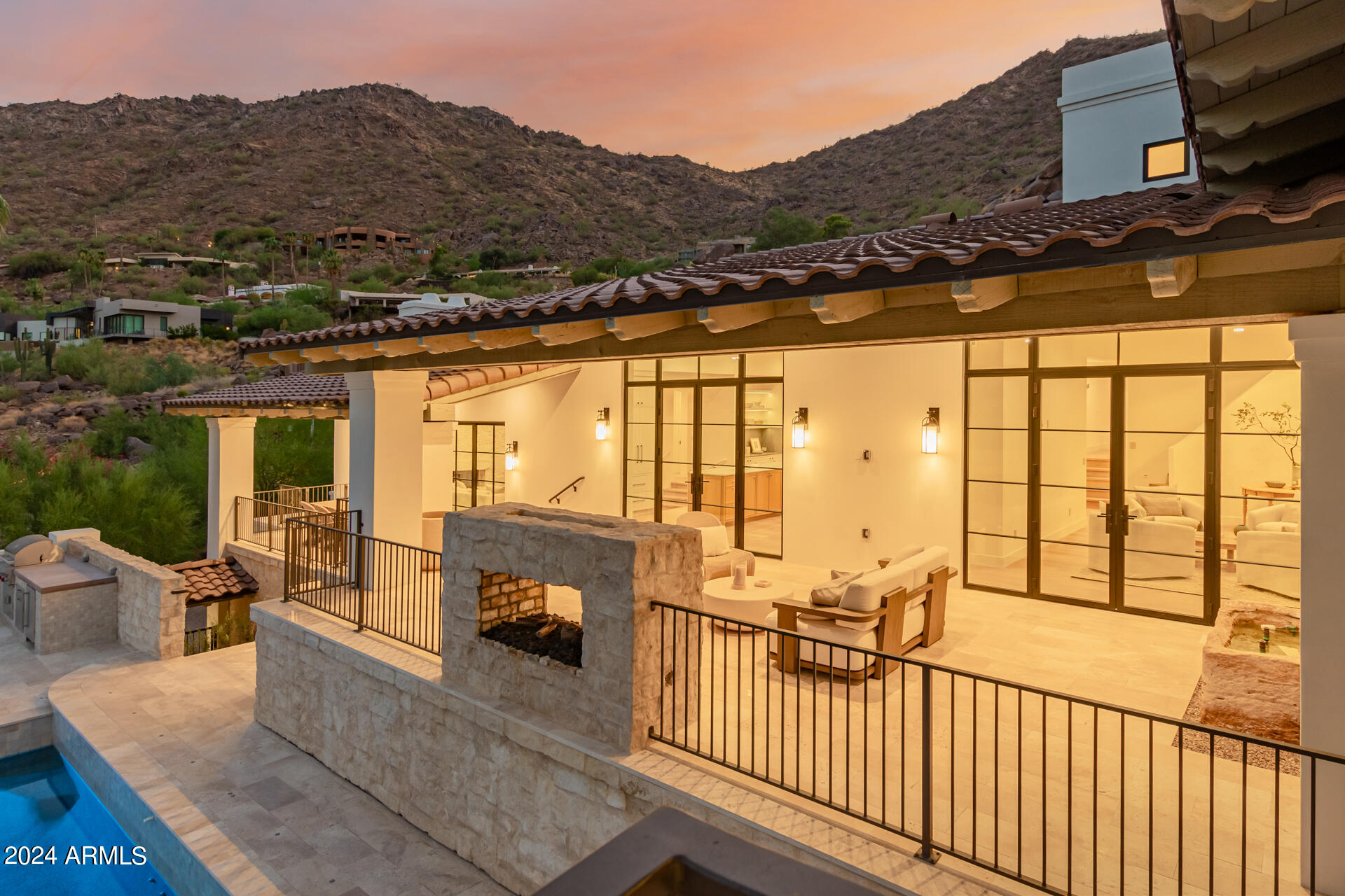 ROLLING HILLS HEIGHTS - Residential