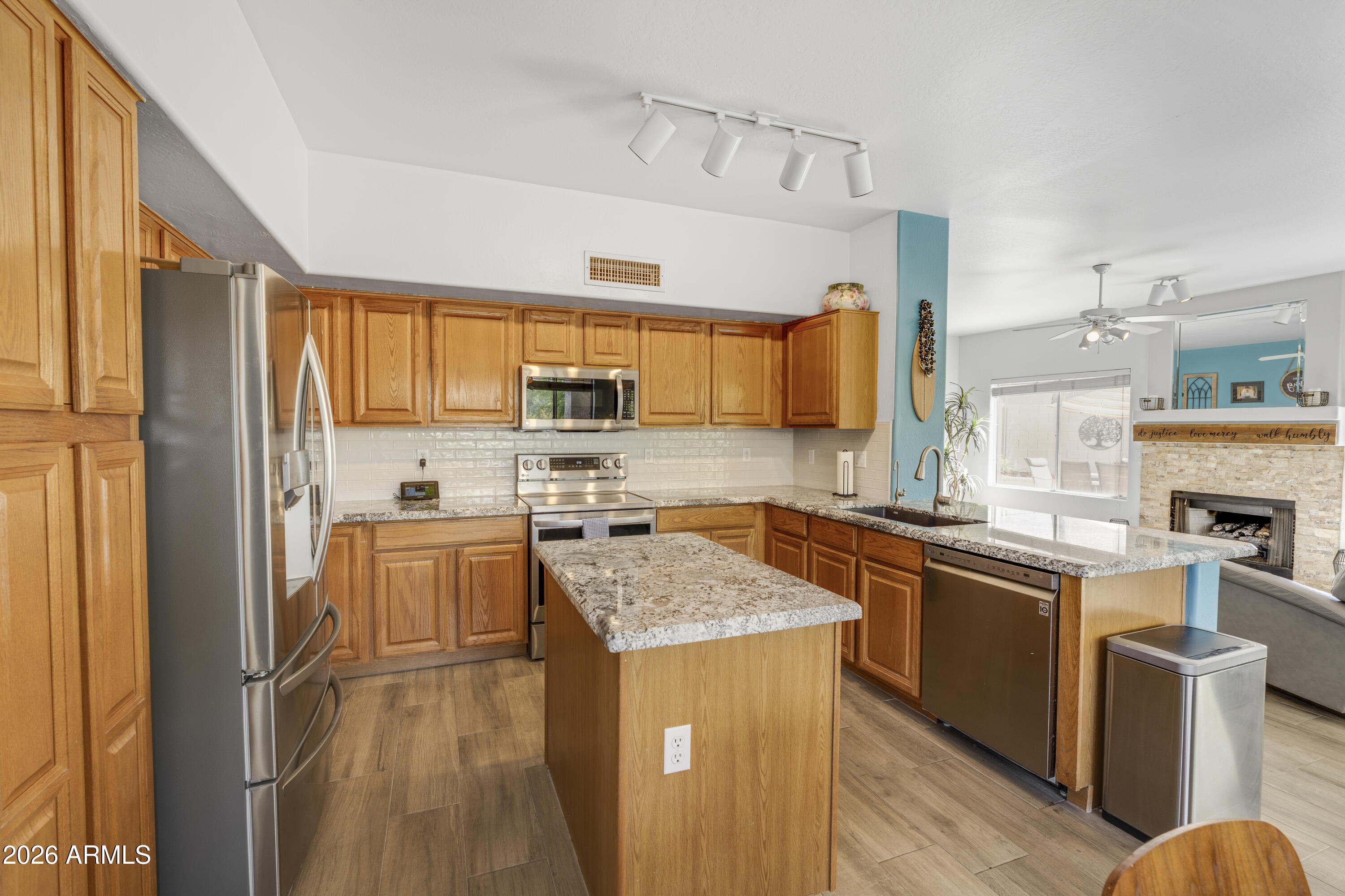 CRESLEIGH AT THE POINTE - Residential