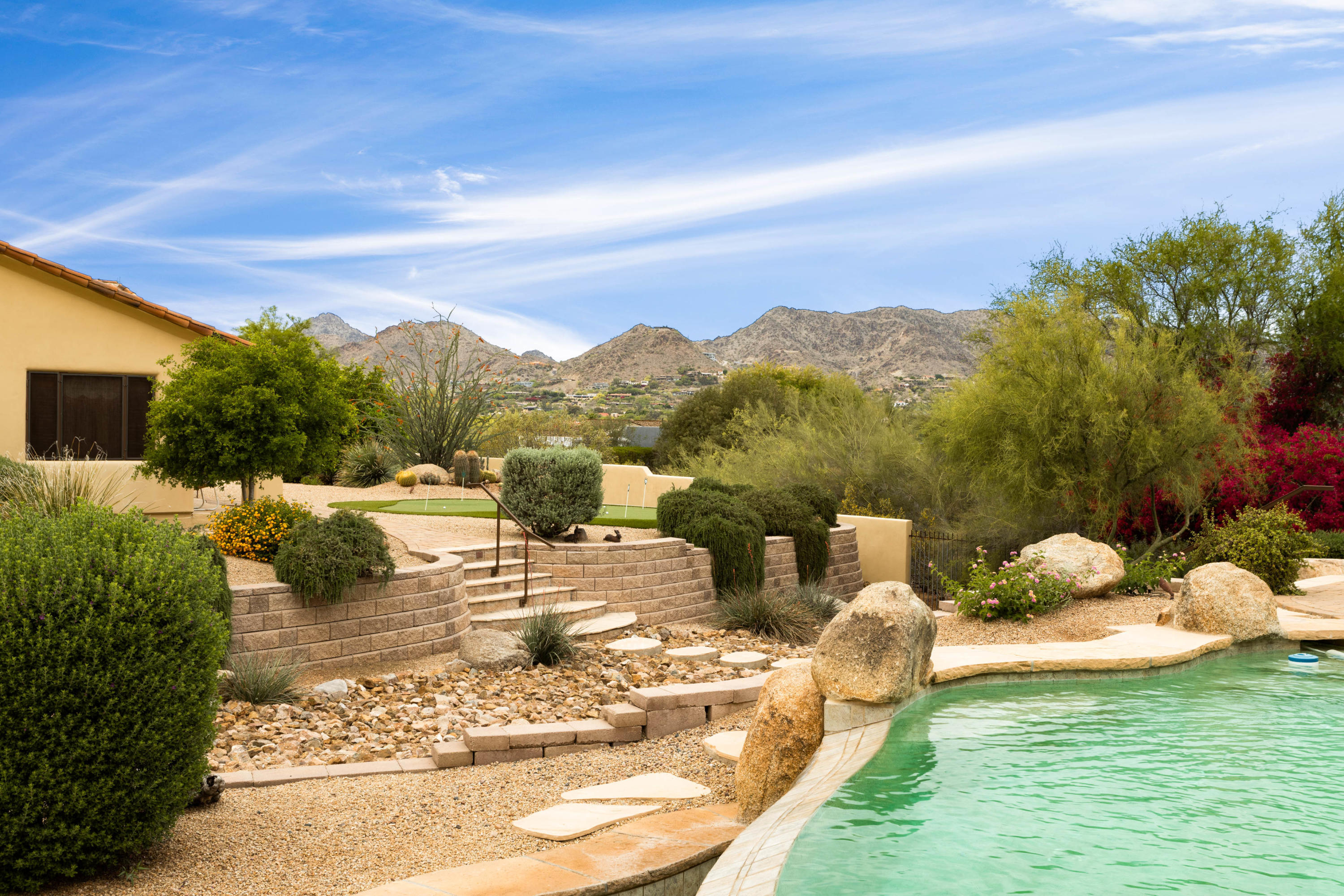 CAMELBACK RANCHOS - Residential