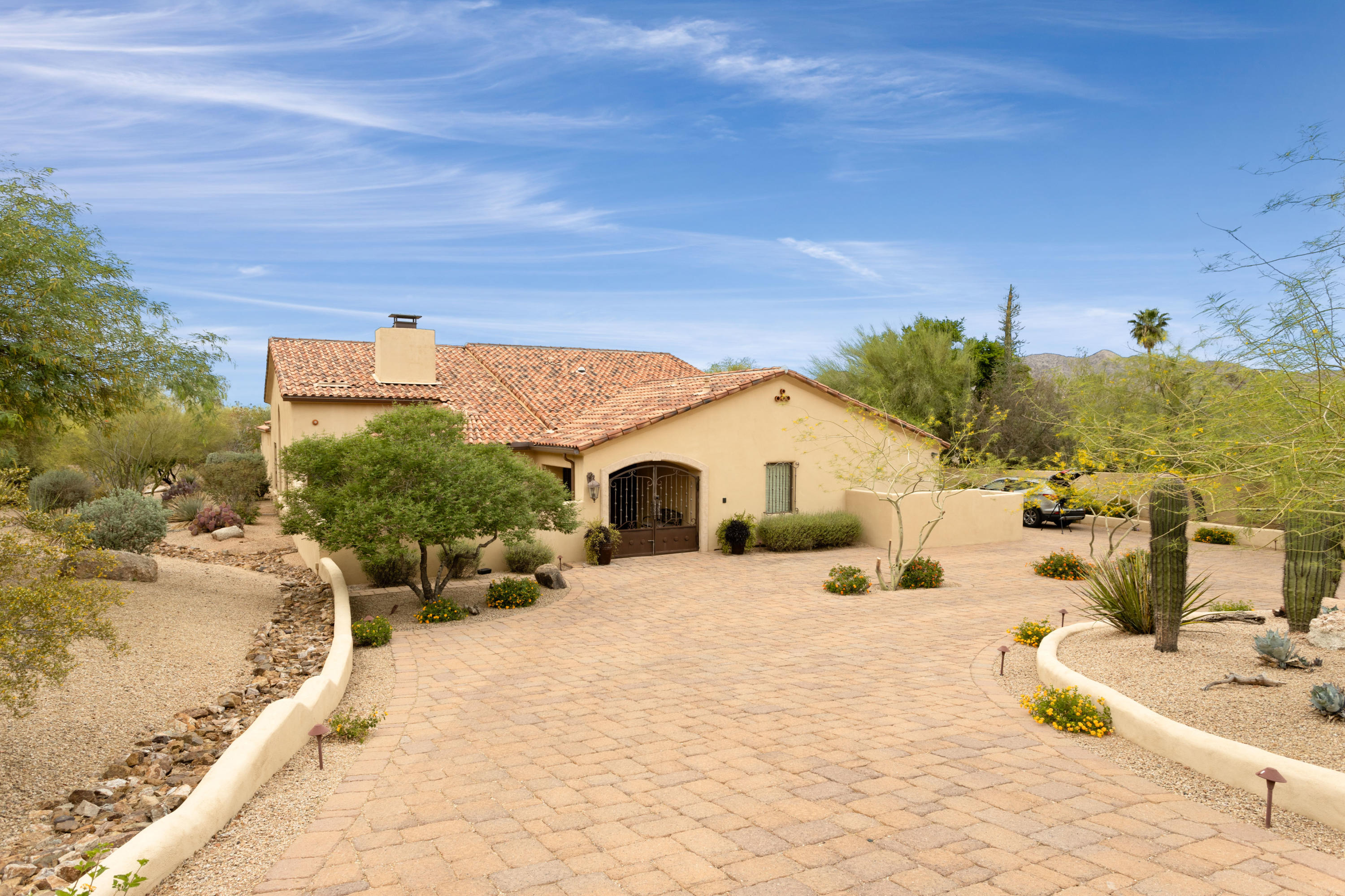 CAMELBACK RANCHOS - Residential