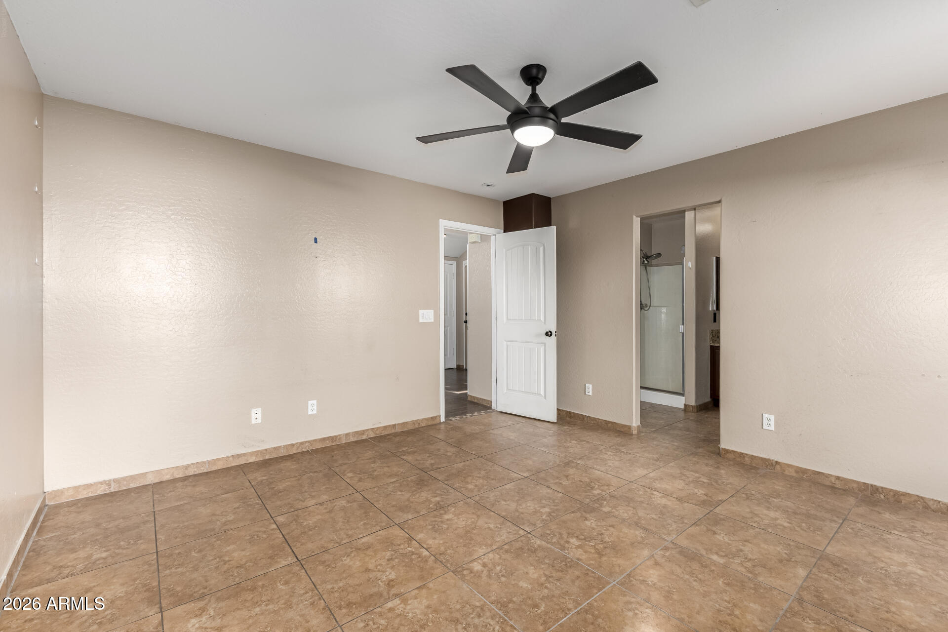 SUNDIAL 4 UNIT 1 REPLAT - Residential