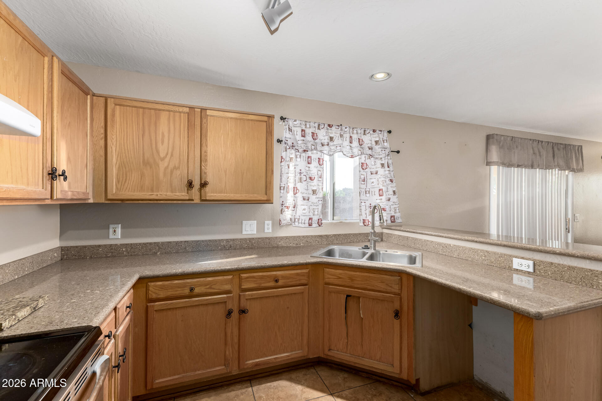 SUNDIAL 4 UNIT 1 REPLAT - Residential