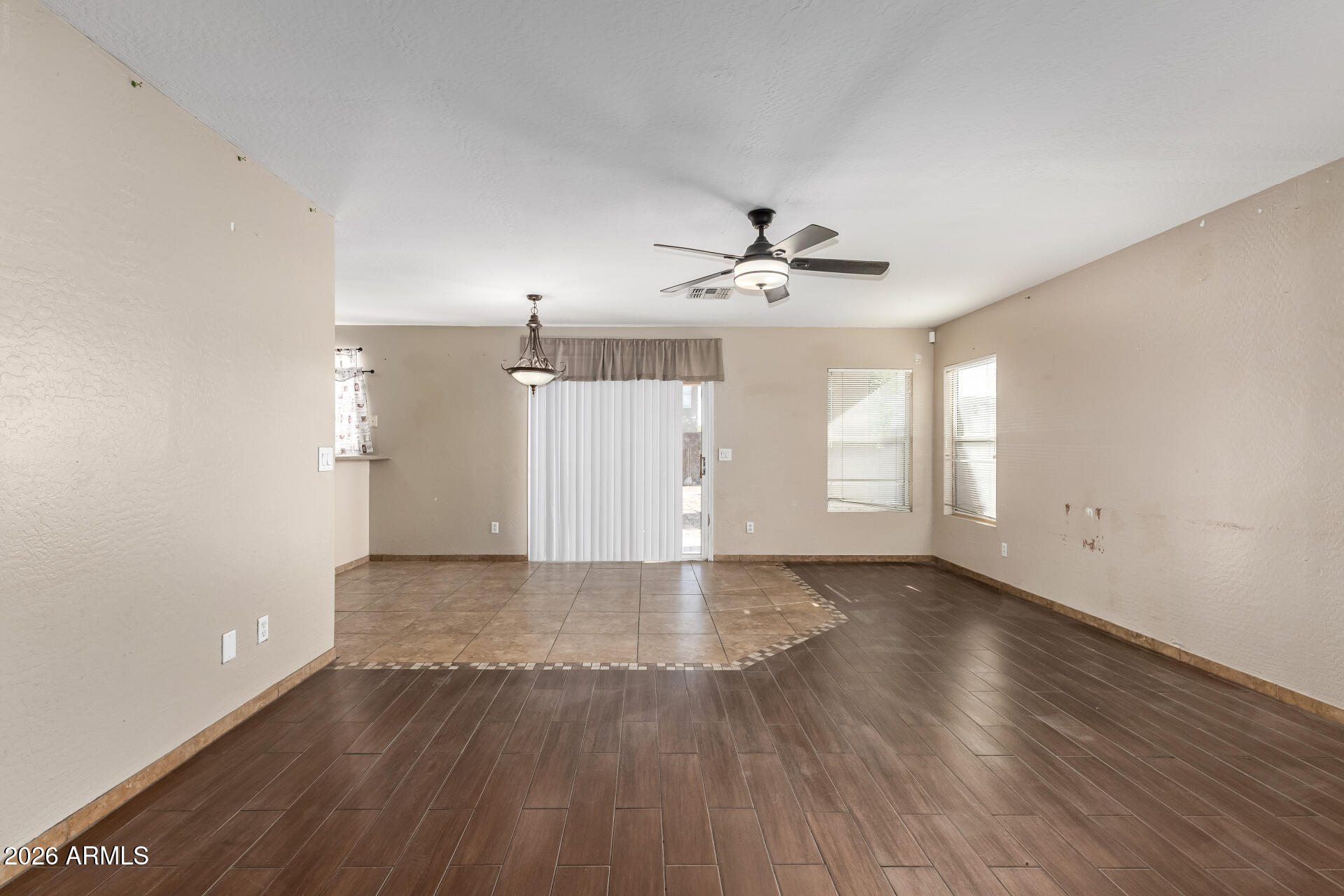 SUNDIAL 4 UNIT 1 REPLAT - Residential