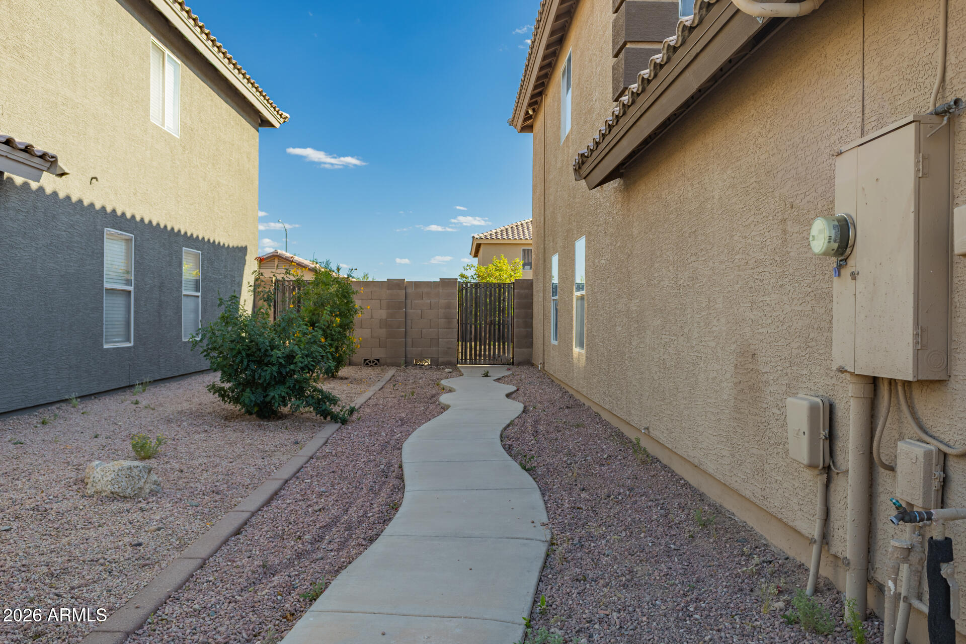 SUNDIAL 4 UNIT 1 REPLAT - Residential