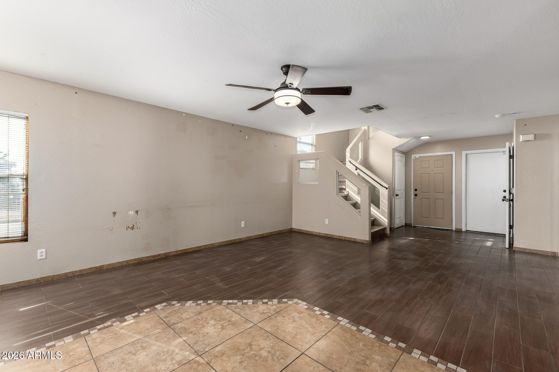 SUNDIAL 4 UNIT 1 REPLAT - Residential