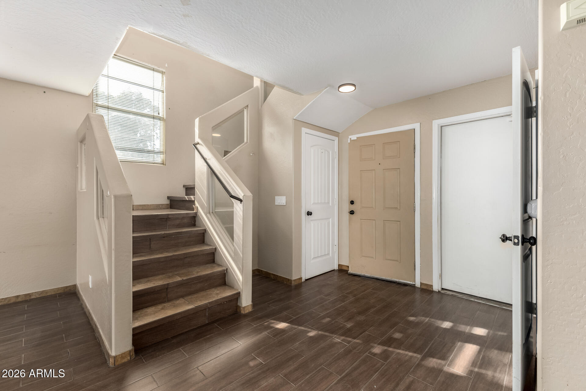 SUNDIAL 4 UNIT 1 REPLAT - Residential