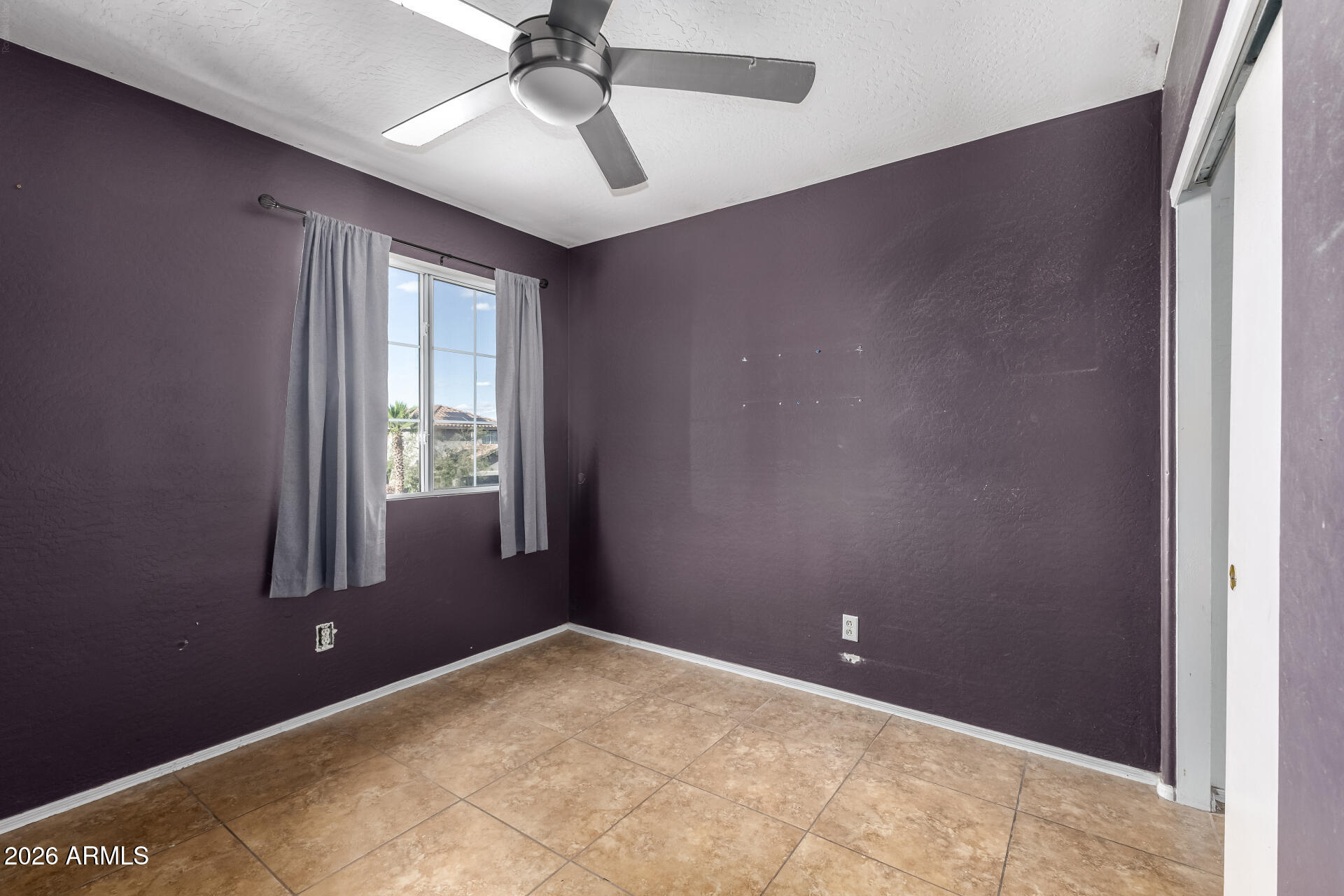 SUNDIAL 4 UNIT 1 REPLAT - Residential