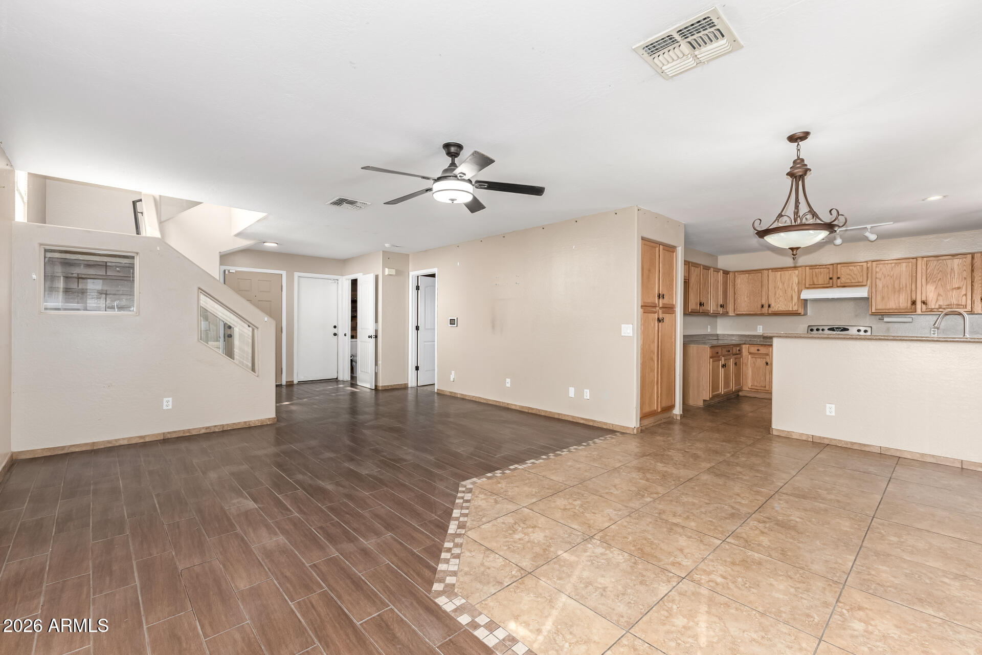SUNDIAL 4 UNIT 1 REPLAT - Residential