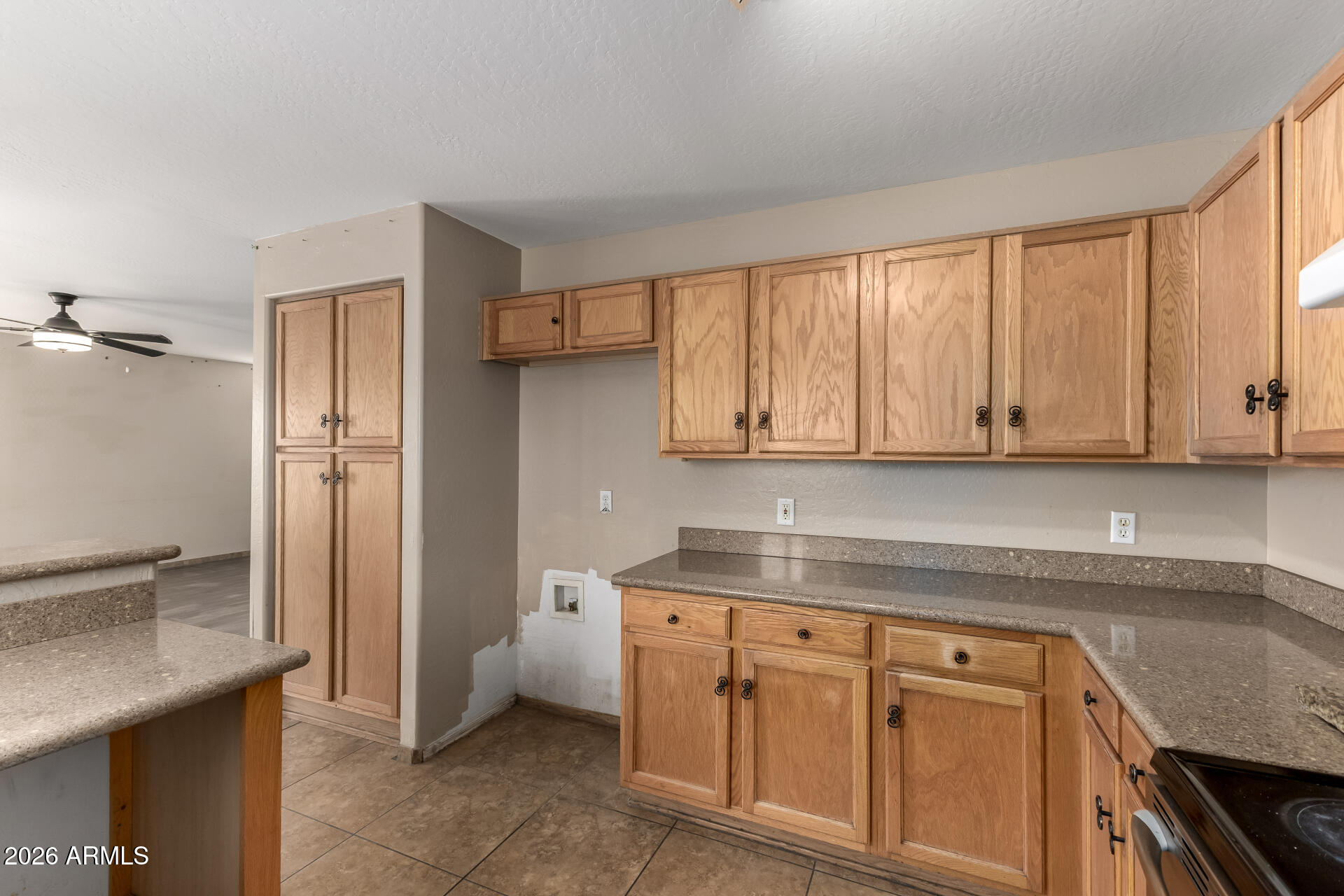 SUNDIAL 4 UNIT 1 REPLAT - Residential