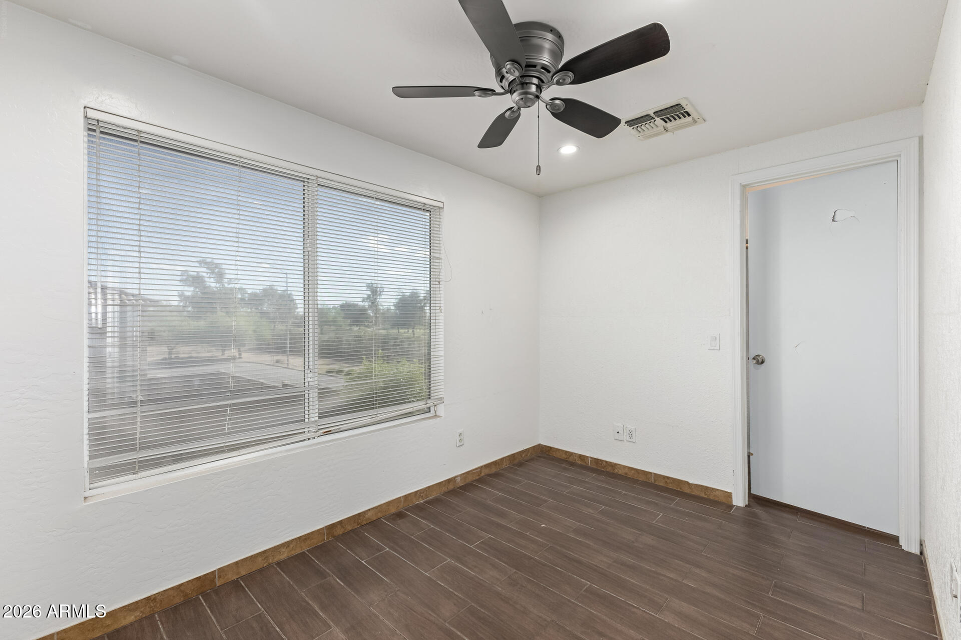 SUNDIAL 4 UNIT 1 REPLAT - Residential