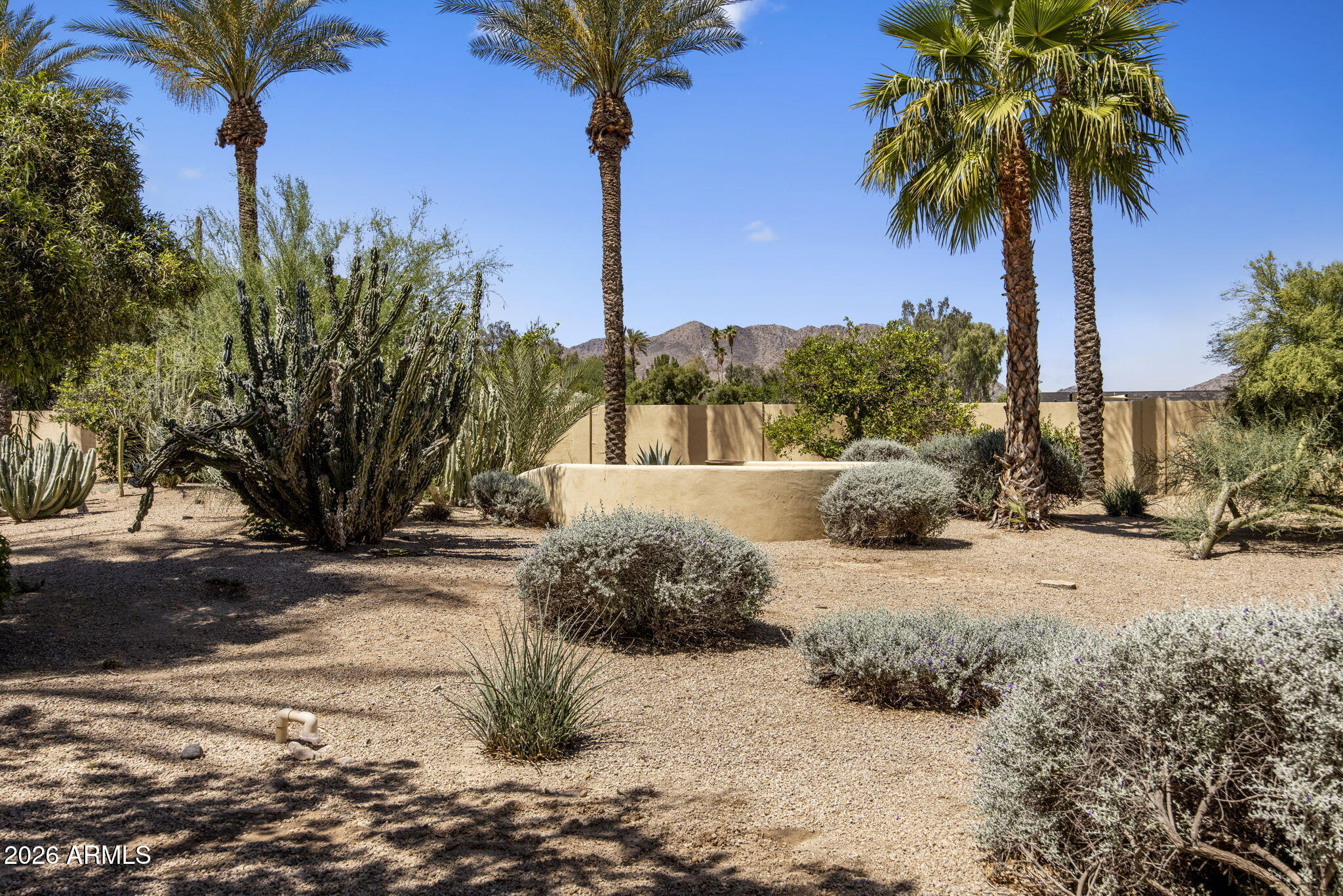 CAMELBACK COUNTRY ESTATES 6 - Residential