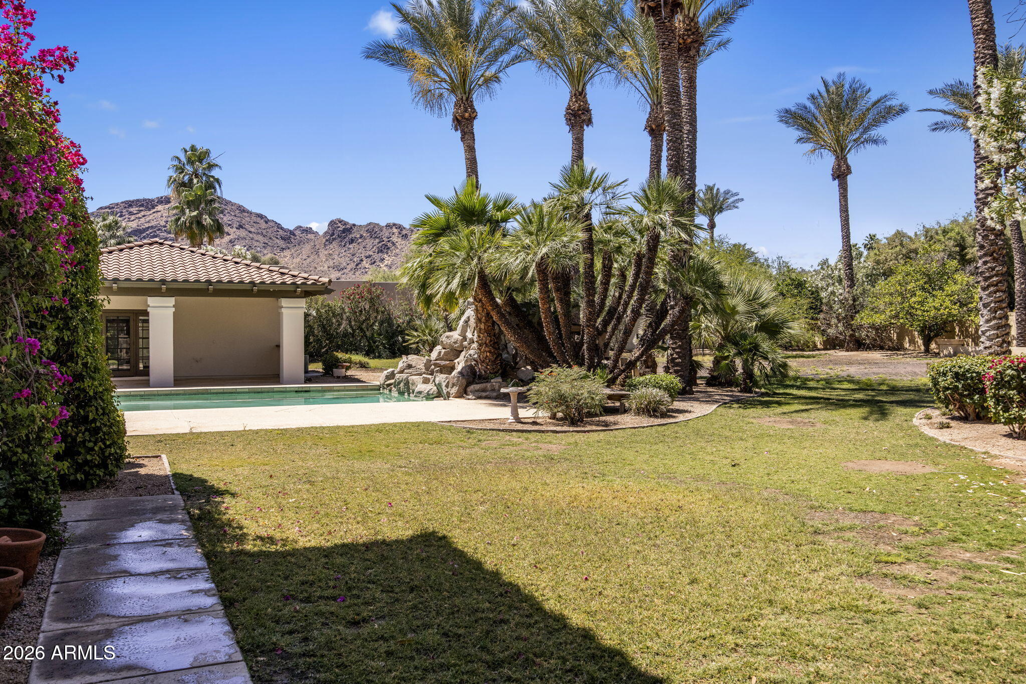 CAMELBACK COUNTRY ESTATES 6 - Residential