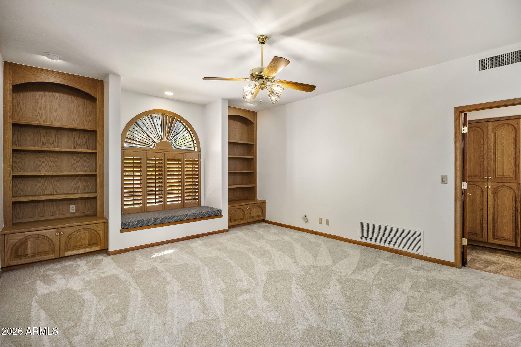CAMELBACK COUNTRY ESTATES 6 - Residential
