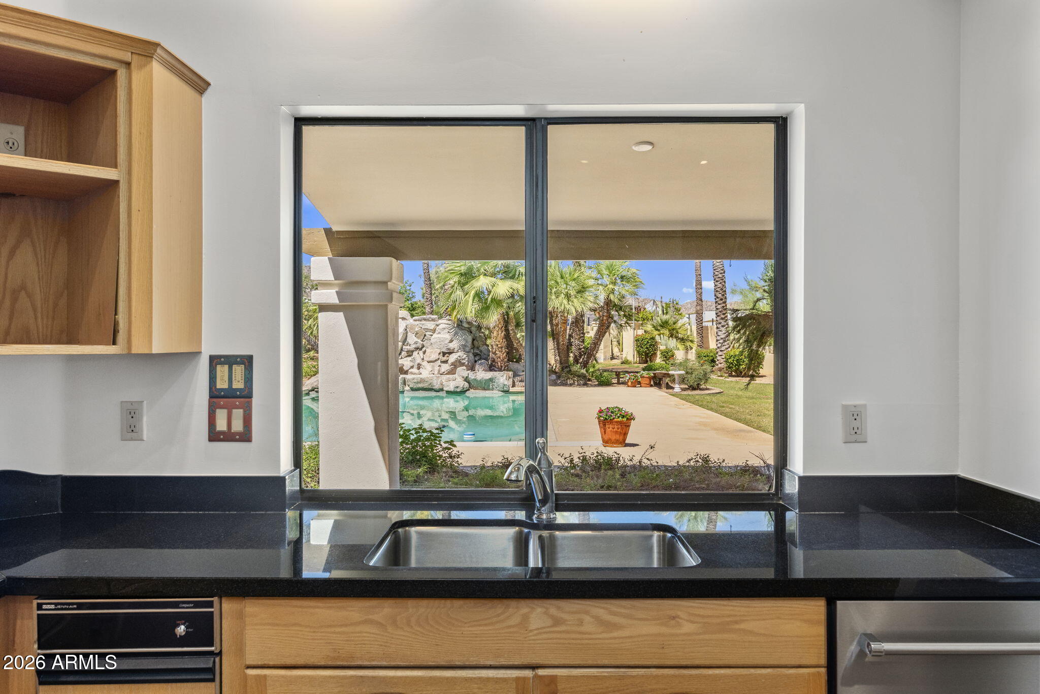 CAMELBACK COUNTRY ESTATES 6 - Residential