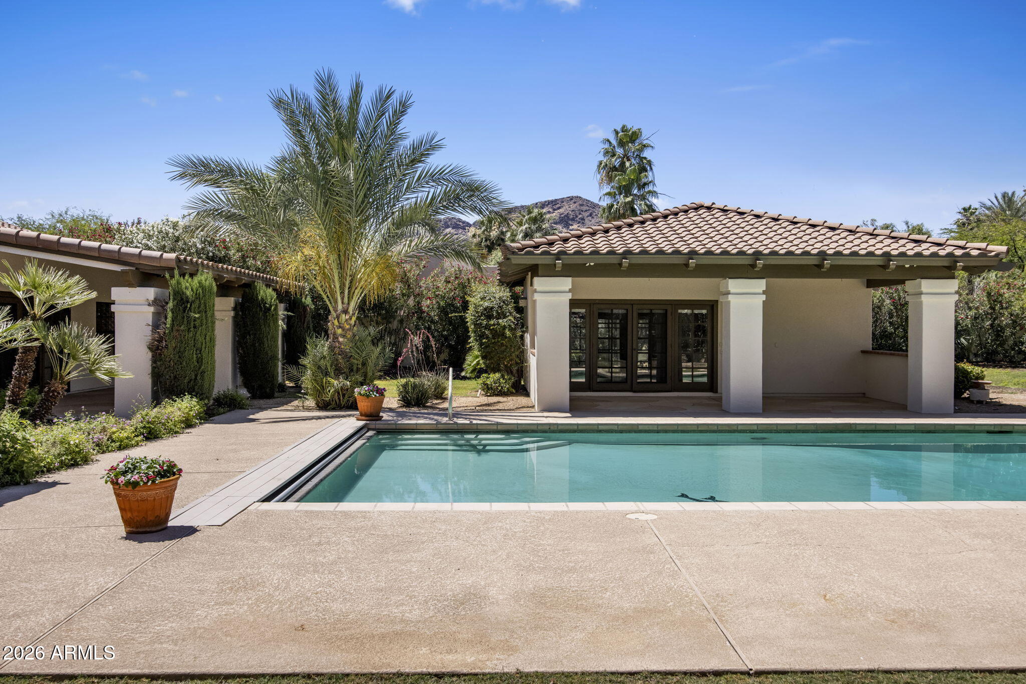 CAMELBACK COUNTRY ESTATES 6 - Residential