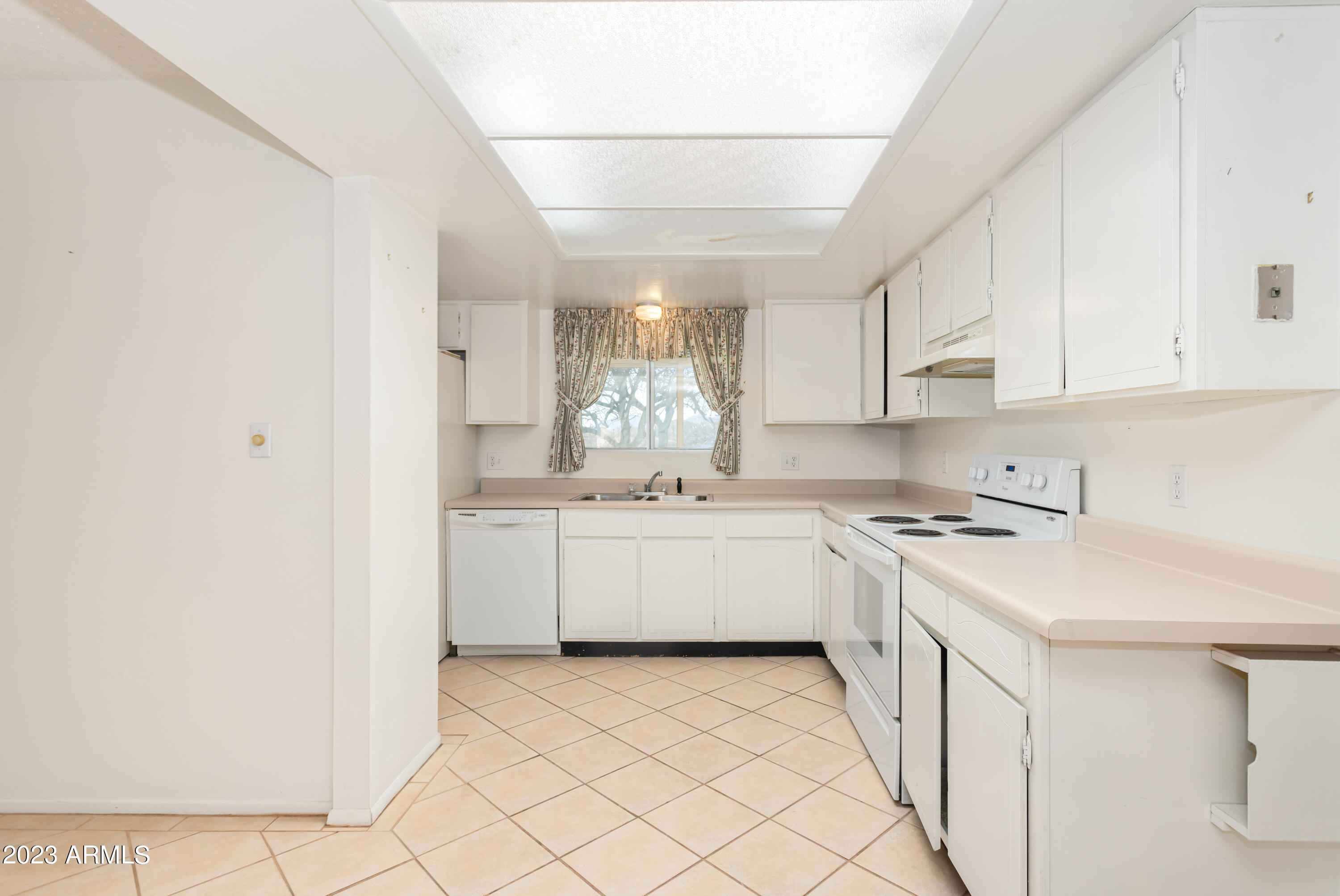 VILLAGE MEADOWS ESTATES - Residential