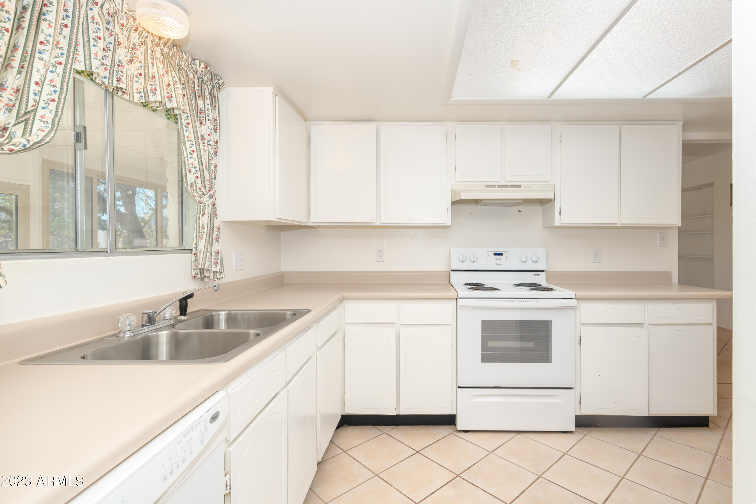 VILLAGE MEADOWS ESTATES - Residential