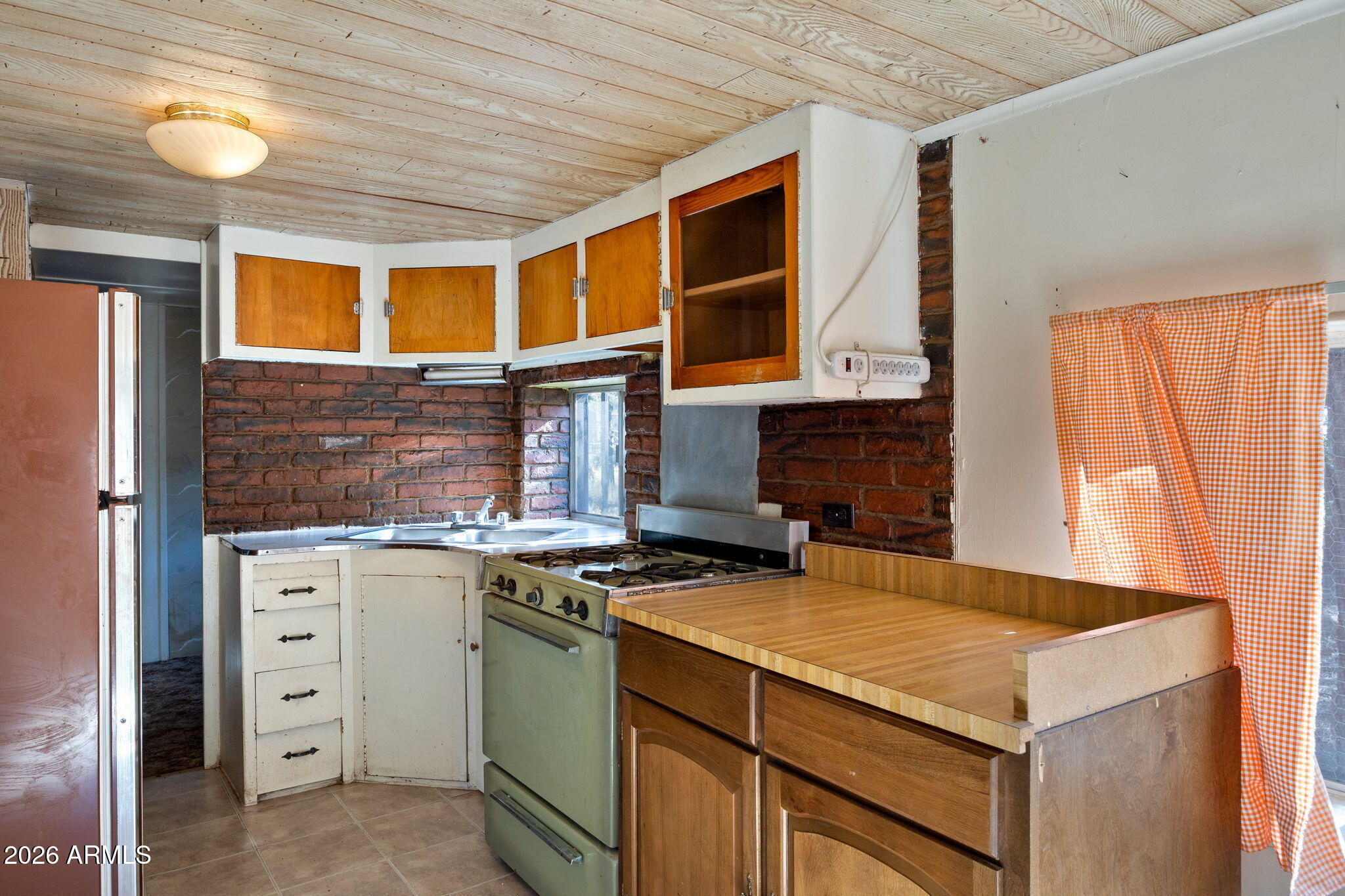 LAKE O'THE WOODS PARK - Residential