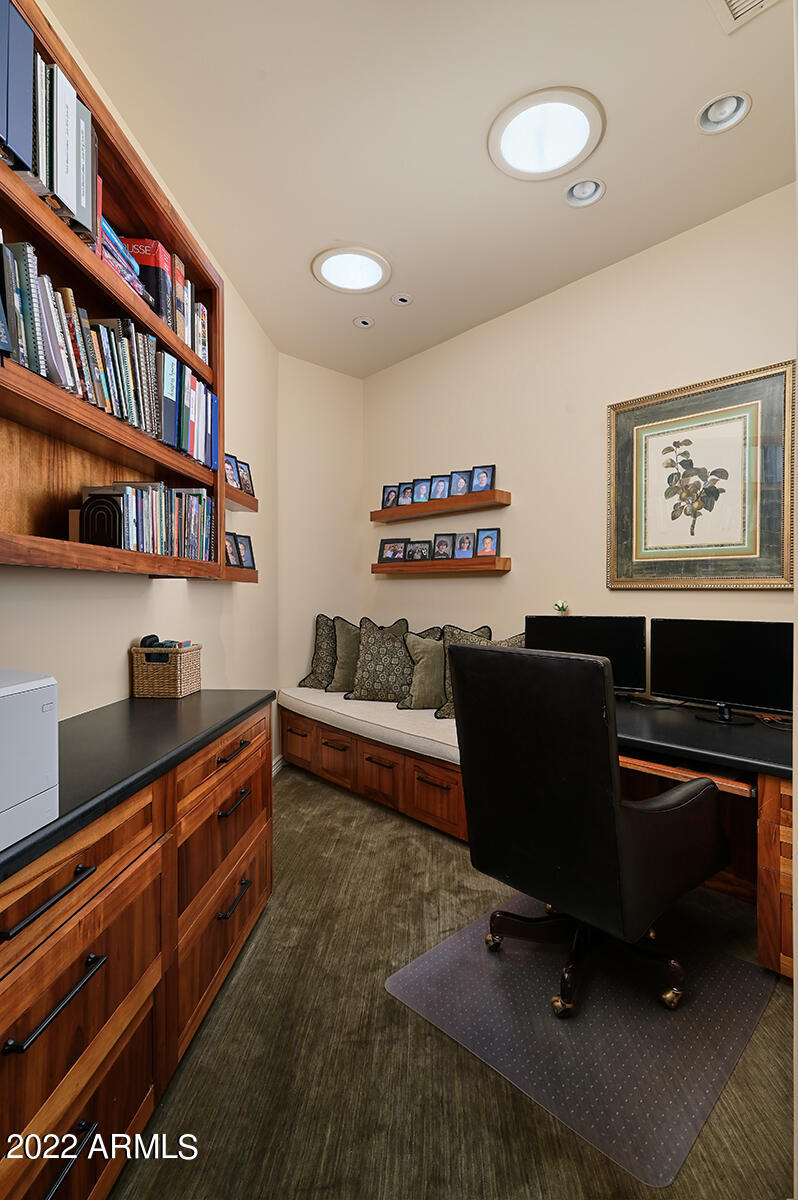 W2 W2 N2 NW4 SE4 NW4 EX N 33' 1.13ac - Residential
